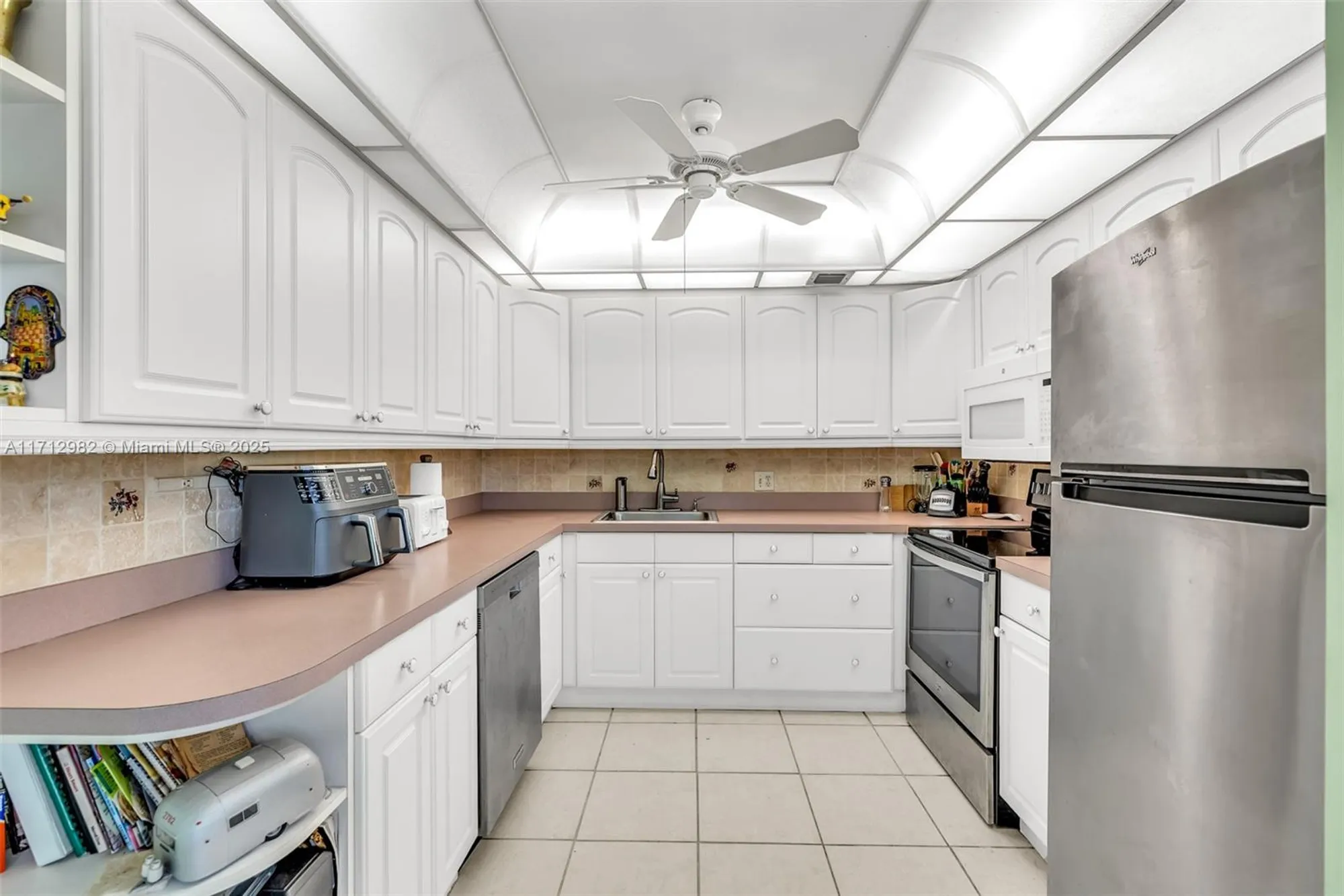 Property Slideshow image 13 of 37 | 3003 lyndhurst h # 3003, Deerfield Beach, FL, 33442
