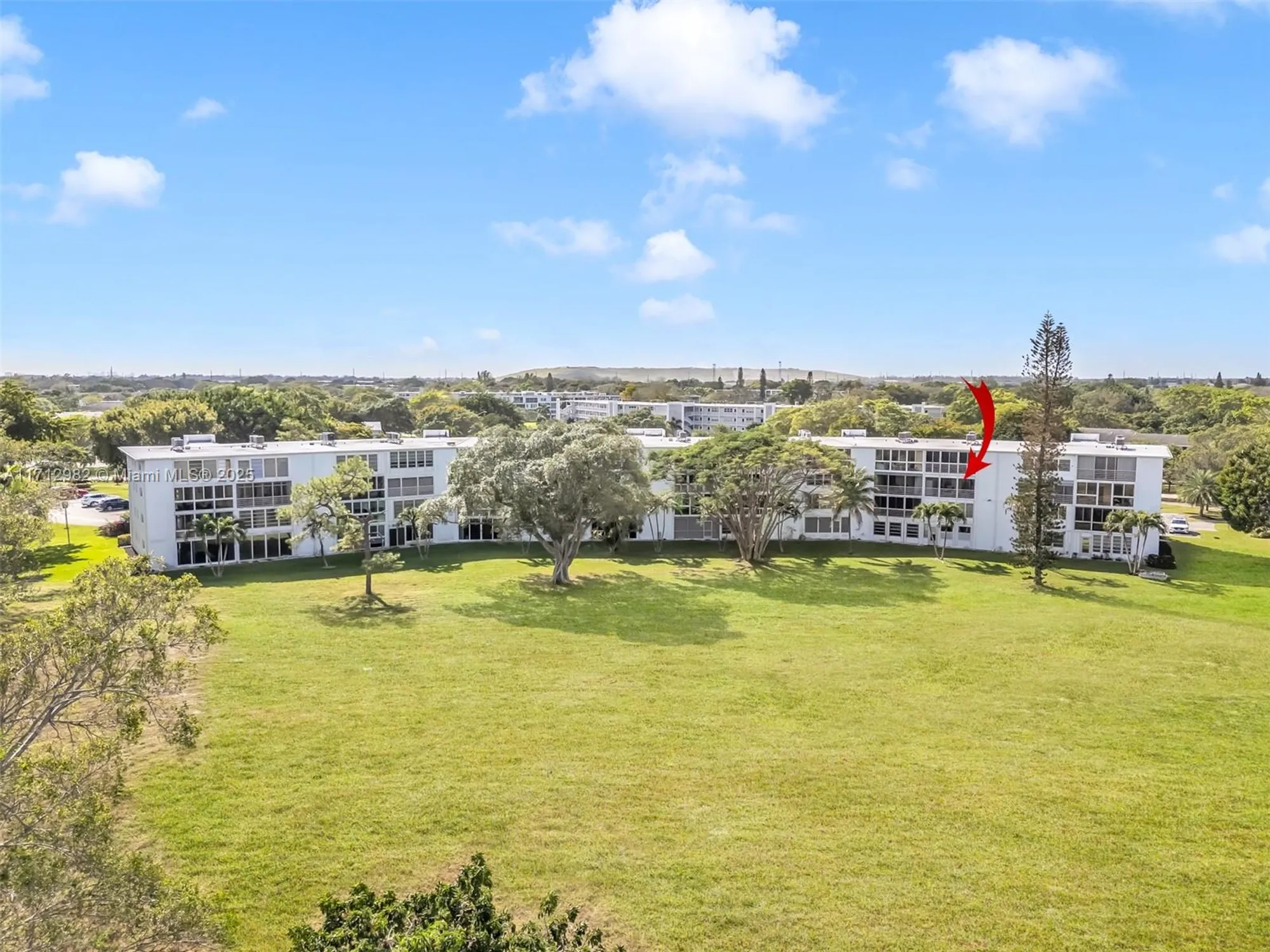 Property Slideshow image 6 of 37 | 3003 lyndhurst h # 3003, Deerfield Beach, FL, 33442