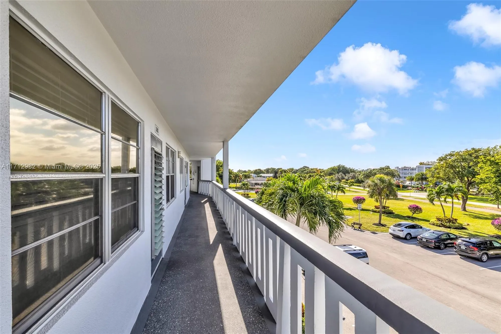 Property Slideshow image 9 of 37 | 3003 lyndhurst h # 3003, Deerfield Beach, FL, 33442
