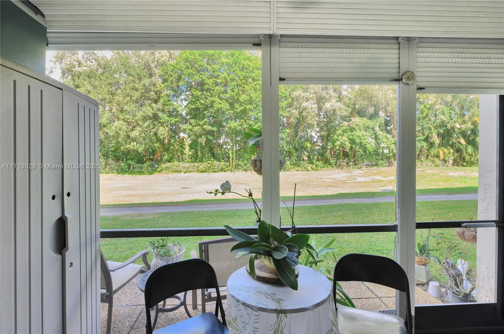 Property Slideshow image 15 of 29 | 300 s hollybrook dr 105, Pembroke Pines, FL, 33025