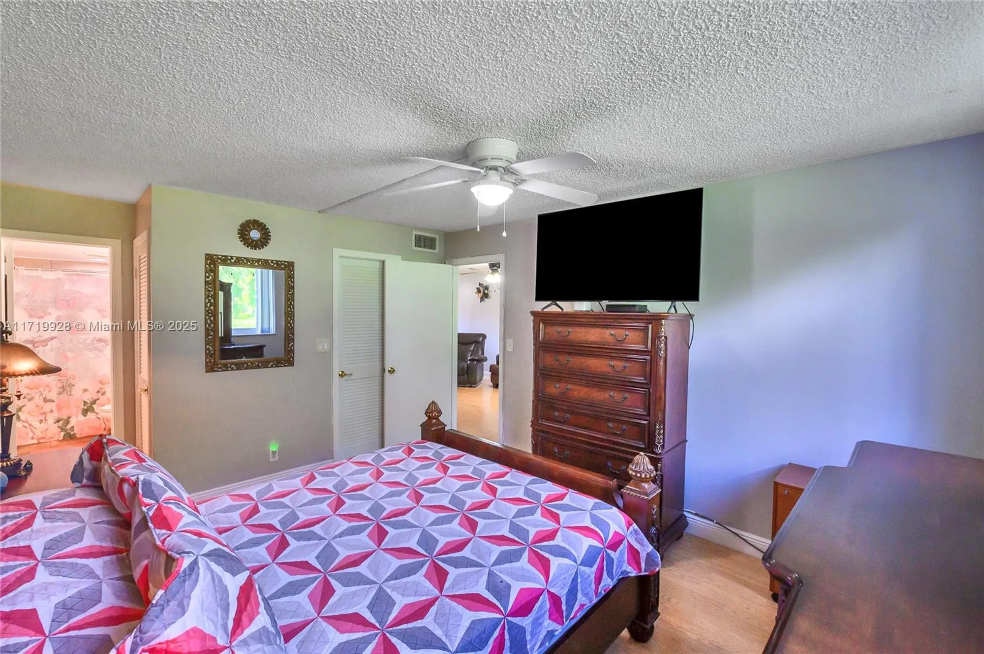 Property Slideshow image 11 of 29 | 300 s hollybrook dr 105, Pembroke Pines, FL, 33025