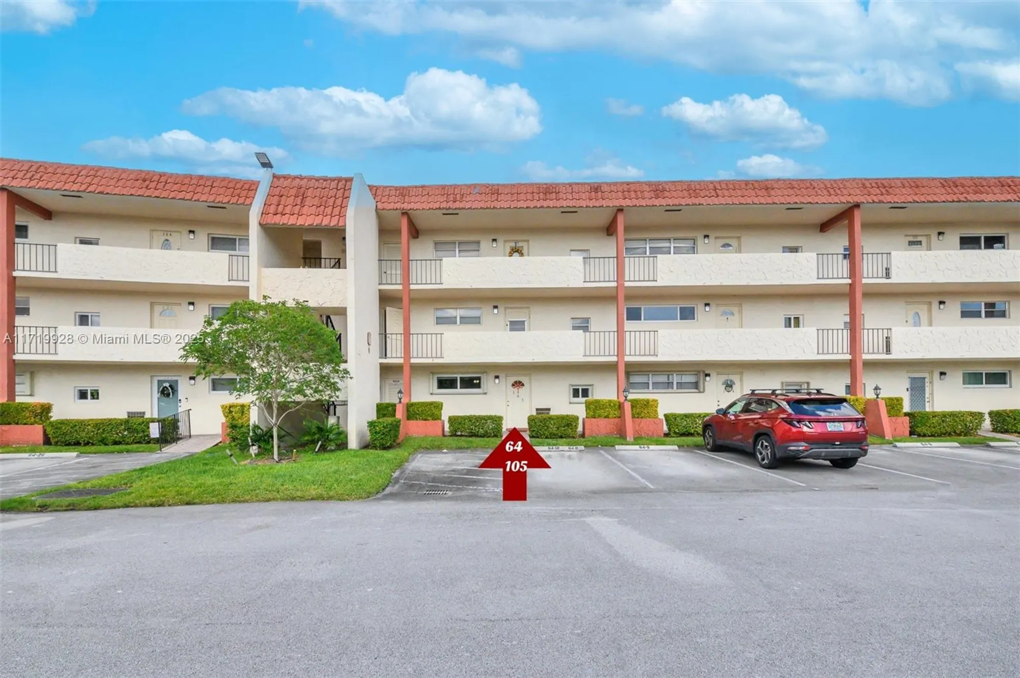 Property Slideshow image 2 of 29 | 300 s hollybrook dr 105, Pembroke Pines, FL, 33025