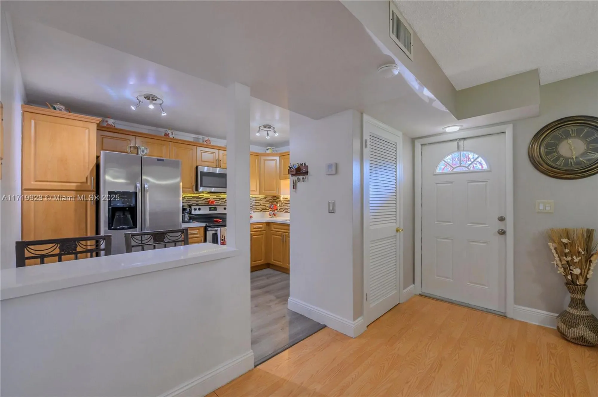 Property Slideshow image 5 of 29 | 300 s hollybrook dr 105, Pembroke Pines, FL, 33025