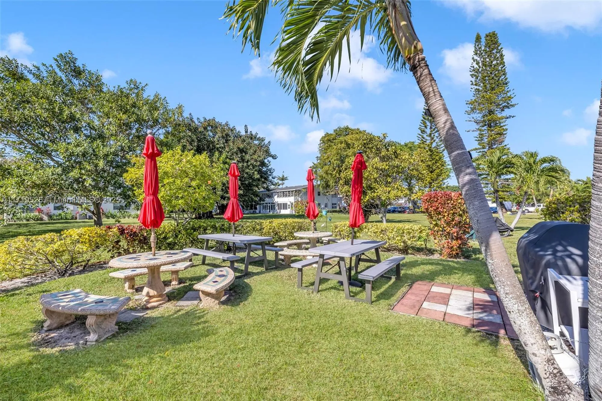 Property Slideshow image 34 of 43 | 3037 newport h # 3037, Deerfield Beach, FL, 33442