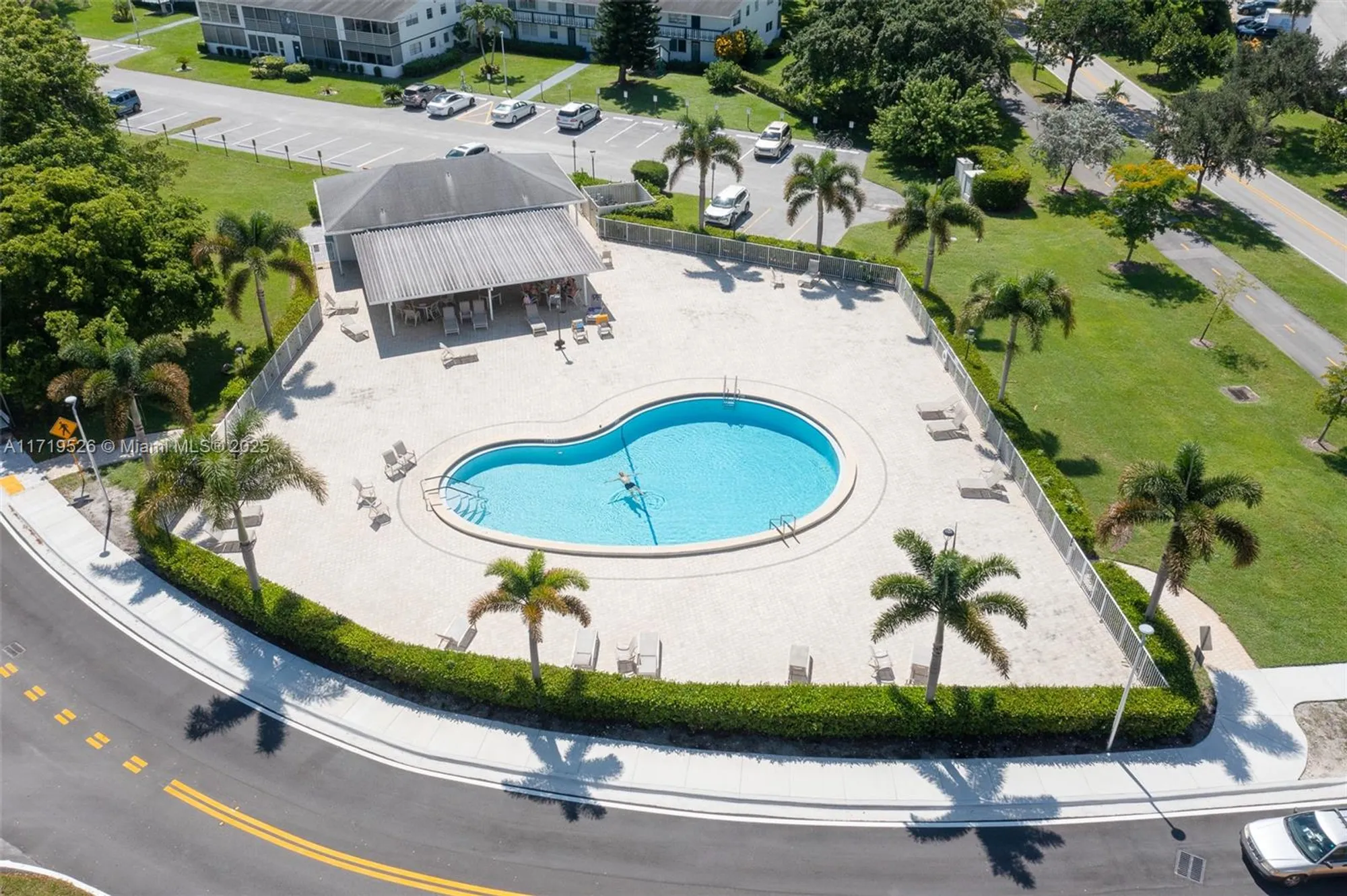 Property Slideshow image 35 of 43 | 3037 newport h # 3037, Deerfield Beach, FL, 33442
