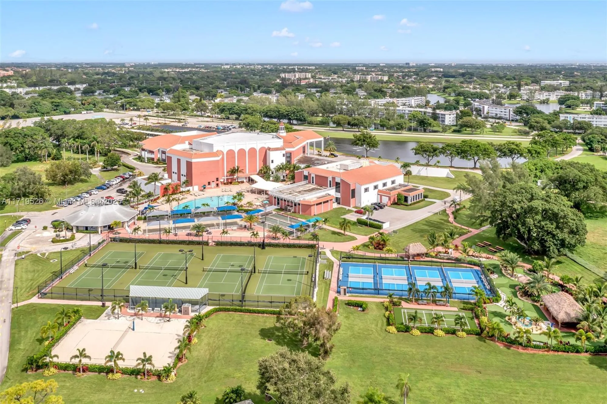 Property Slideshow image 36 of 43 | 3037 newport h # 3037, Deerfield Beach, FL, 33442