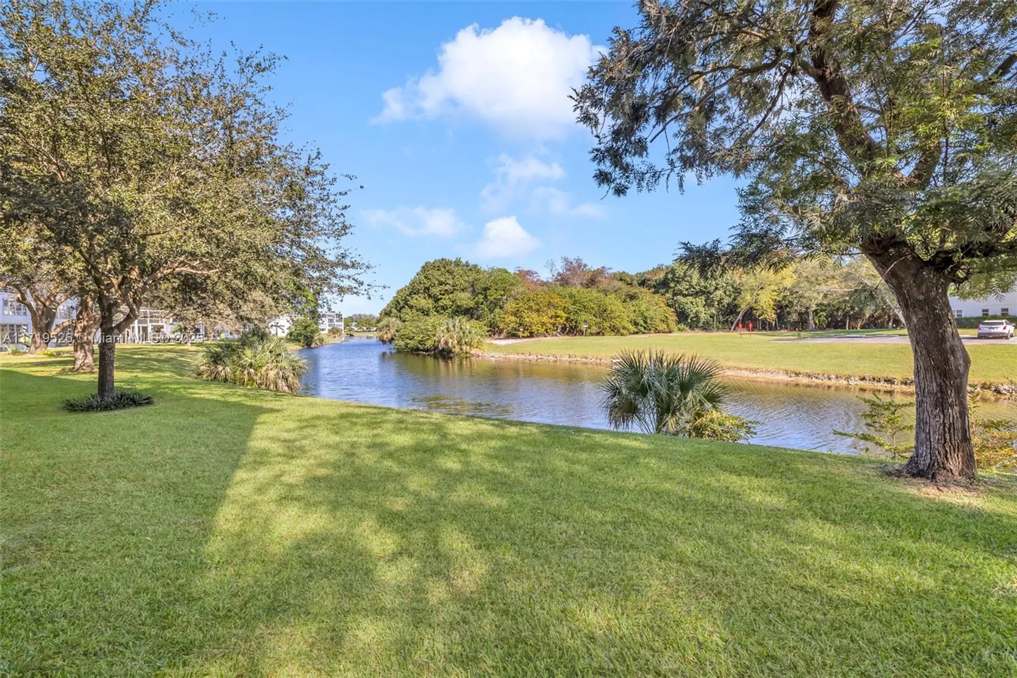 Property Slideshow image 32 of 43 | 3037 newport h # 3037, Deerfield Beach, FL, 33442