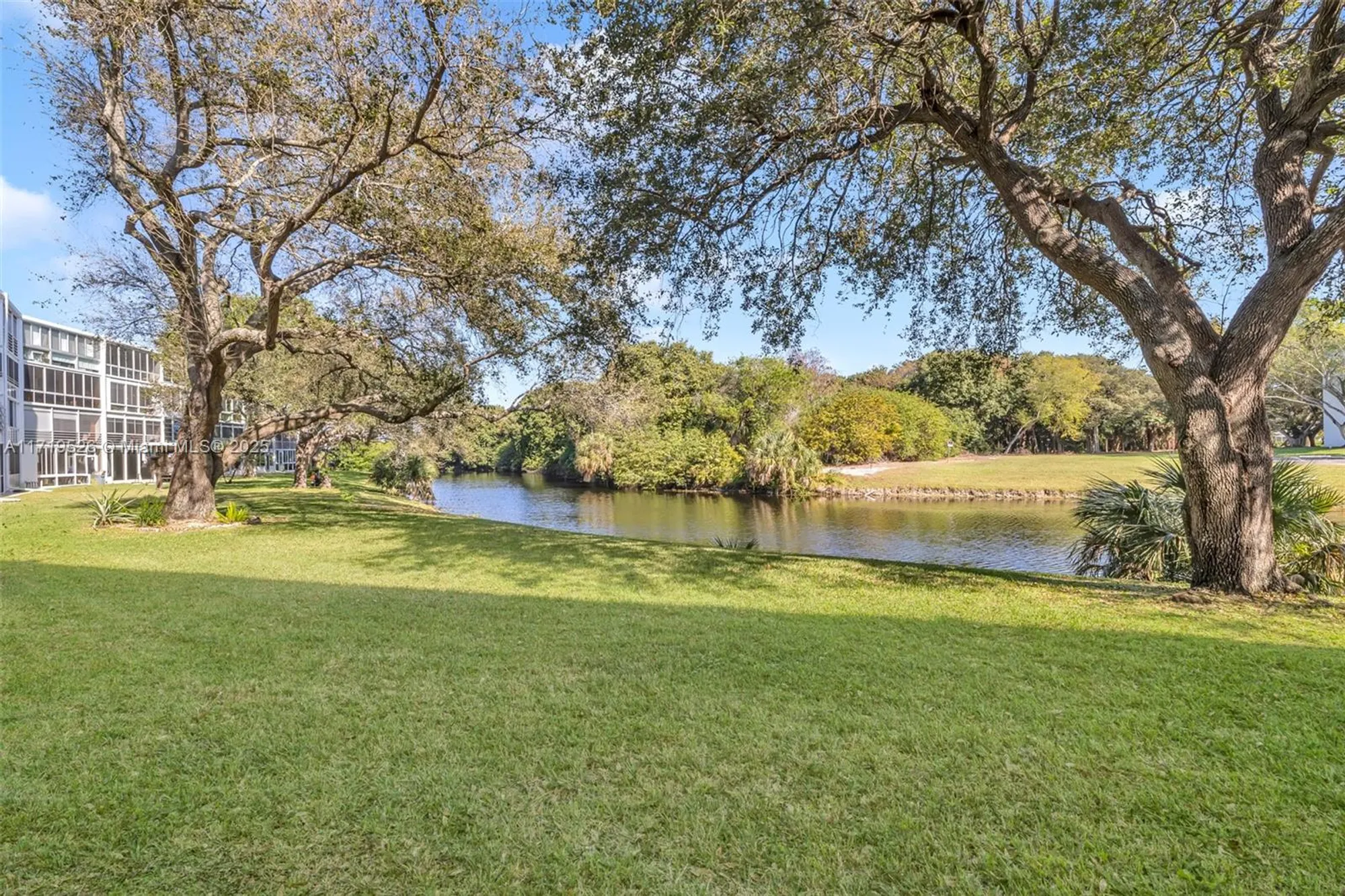 Property Slideshow image 33 of 43 | 3037 newport h # 3037, Deerfield Beach, FL, 33442