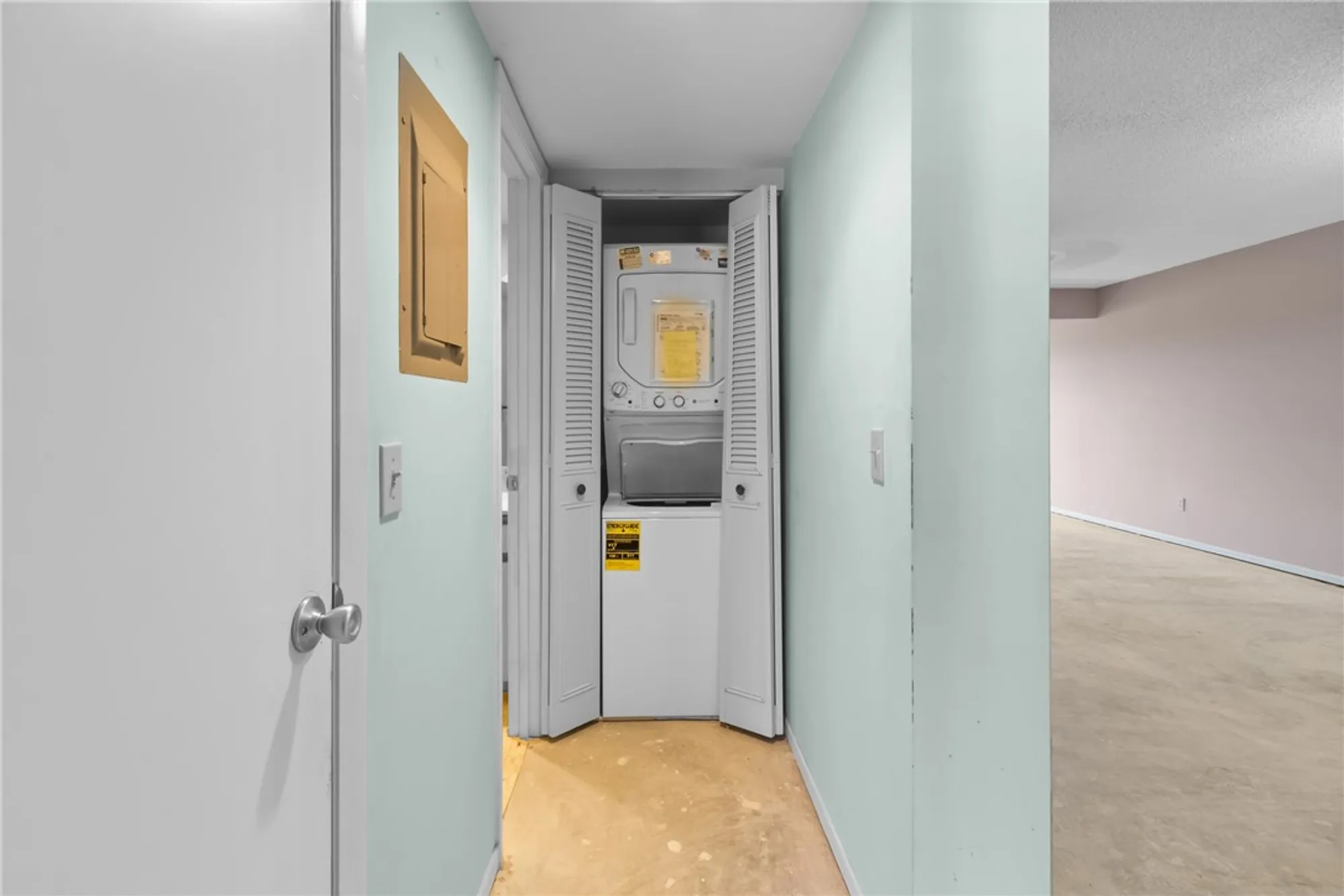 Property Slideshow image 17 of 32 | 35 plantation dr 205, Vero Beach, FL, 32966