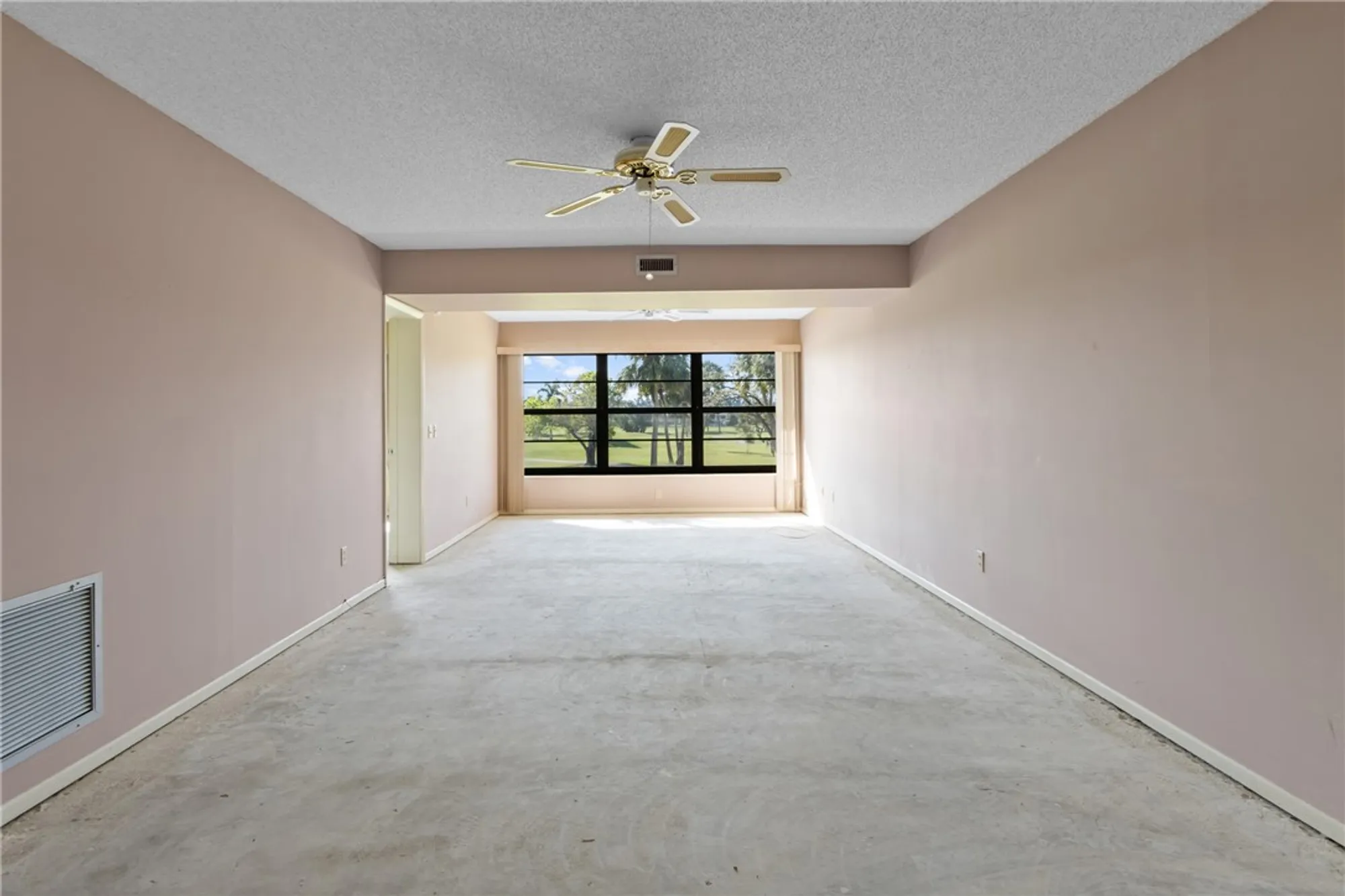 Property Slideshow image 2 of 32 | 35 plantation dr 205, Vero Beach, FL, 32966