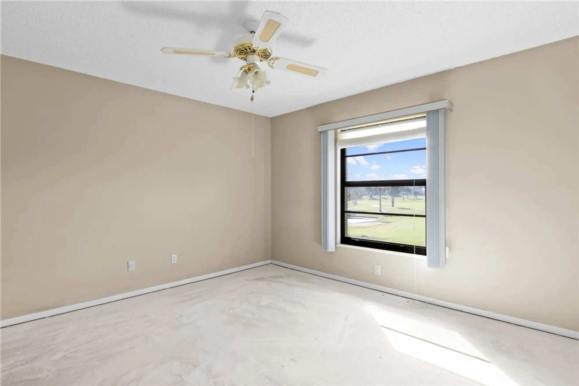 Property Slideshow image 9 of 32 | 35 plantation dr 205, Vero Beach, FL, 32966