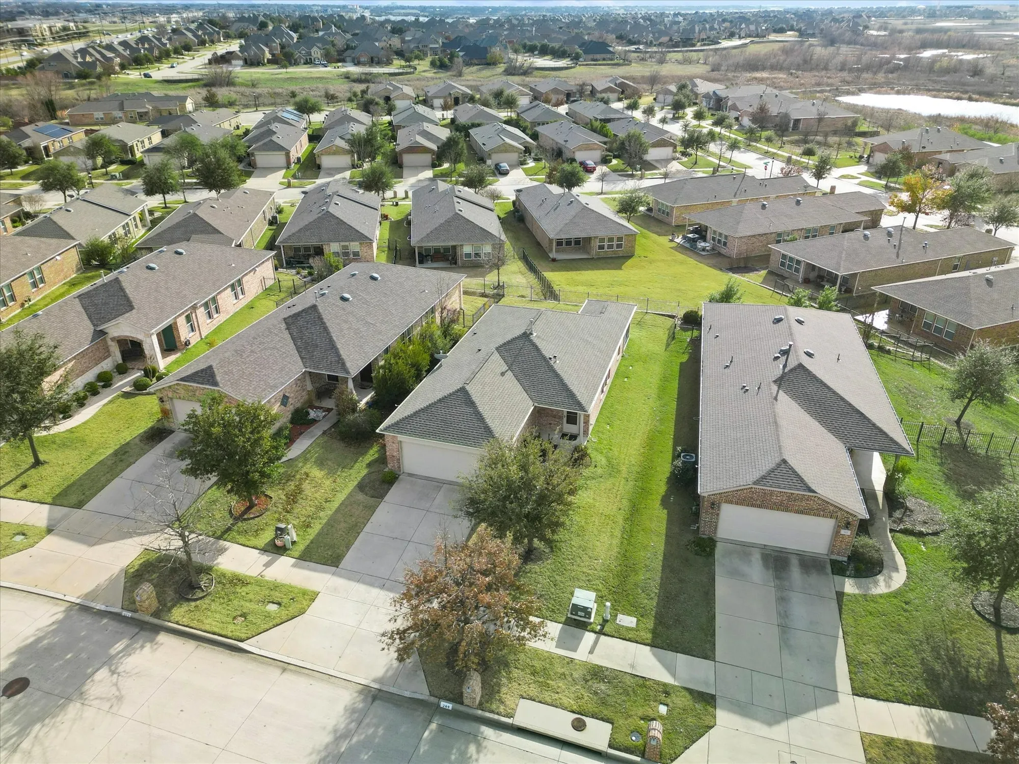 Property Slideshow image 28 of 39 | 289 mariposa ln, Frisco, TX, 75036