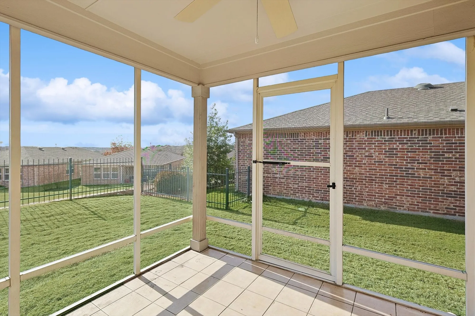 Property Slideshow image 21 of 39 | 289 mariposa ln, Frisco, TX, 75036