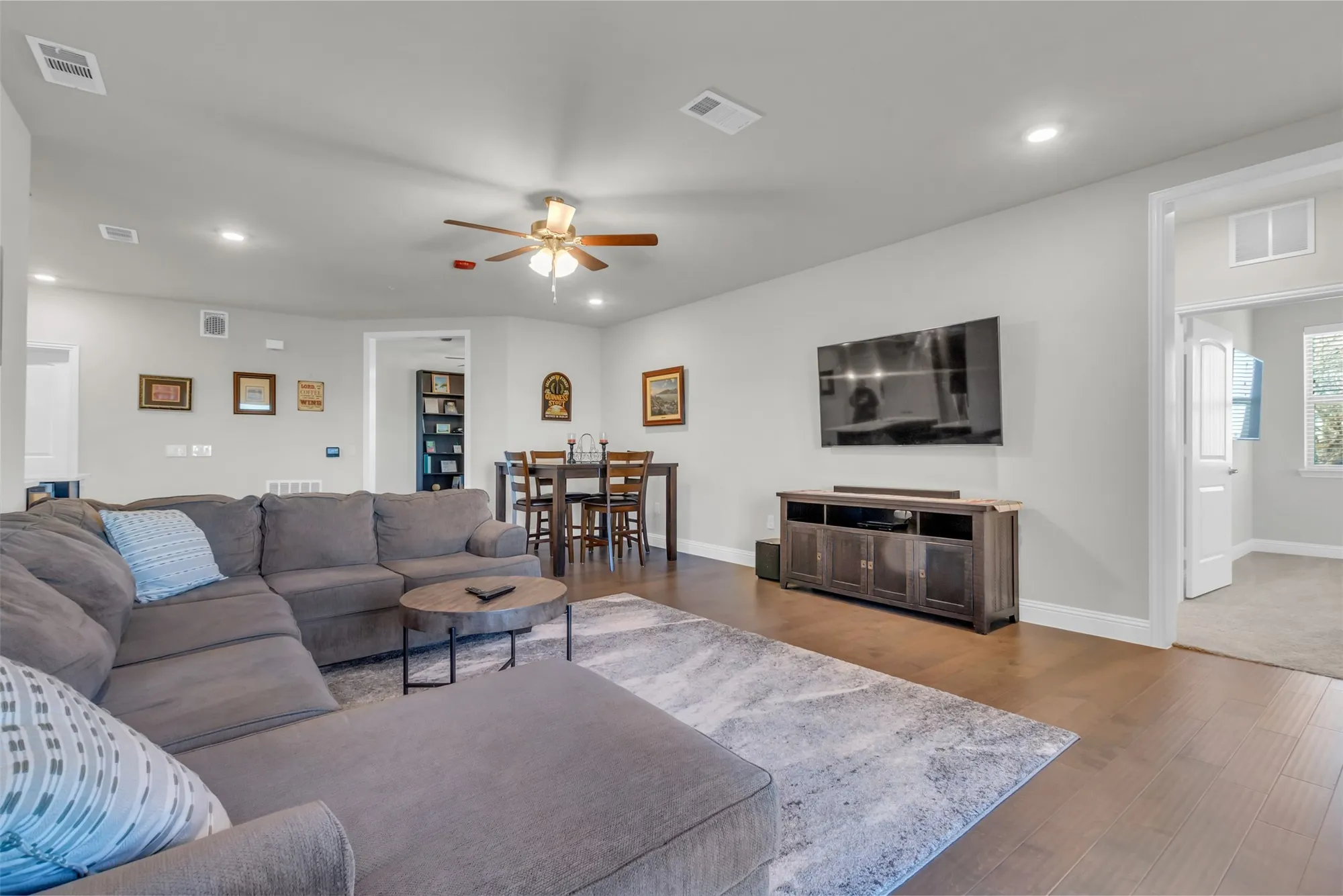Property Slideshow image 11 of 34 | 1735 wittington pl apt 2302, Farmers Branch, TX, 75234