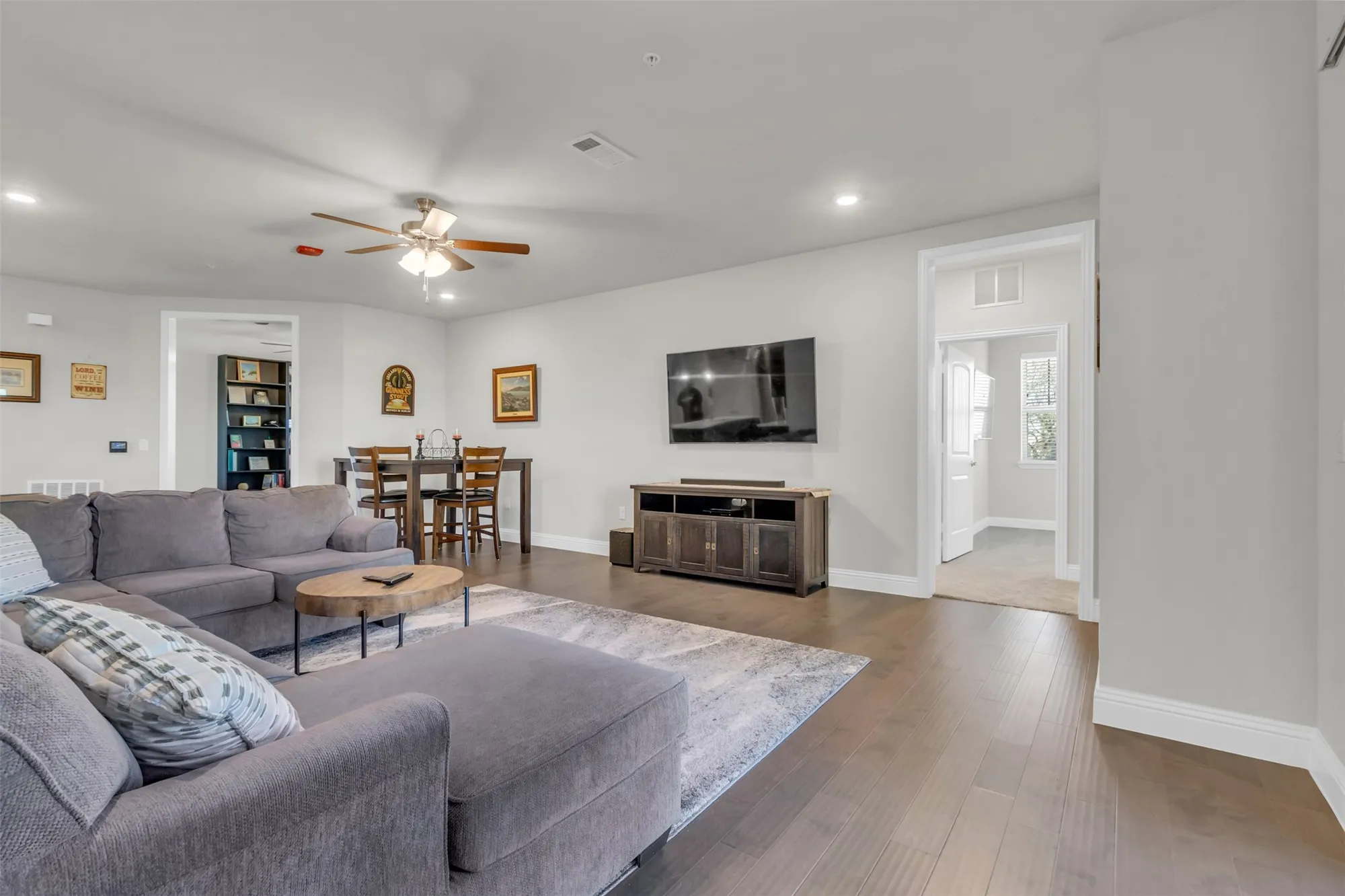 Property Slideshow image 13 of 34 | 1735 wittington pl apt 2302, Farmers Branch, TX, 75234