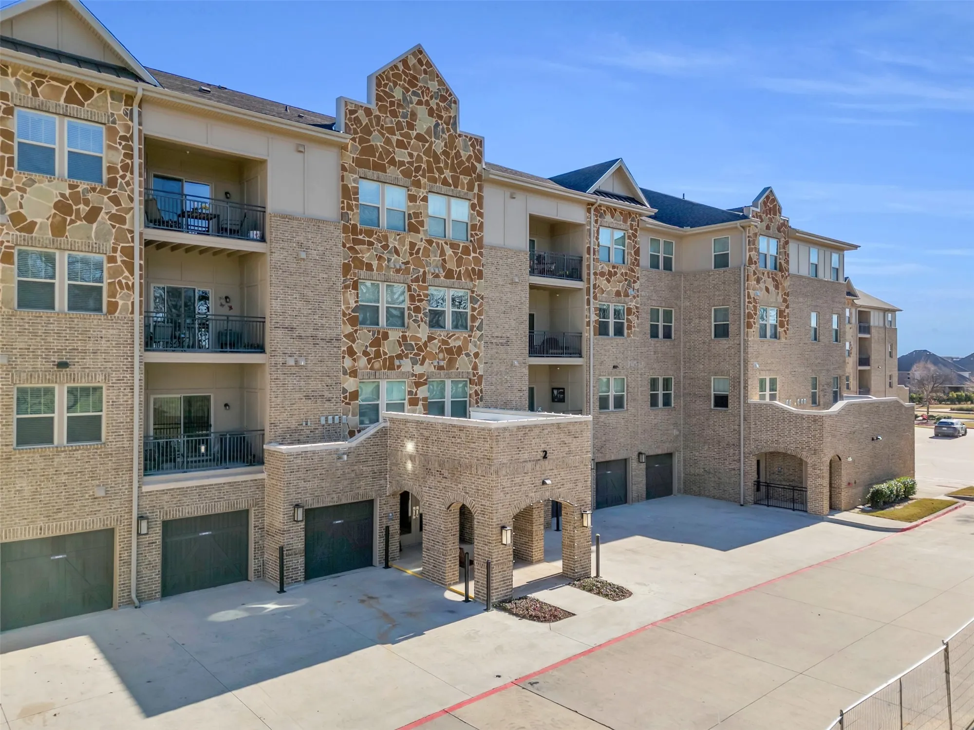 Property Slideshow image 2 of 34 | 1735 wittington pl apt 2302, Farmers Branch, TX, 75234