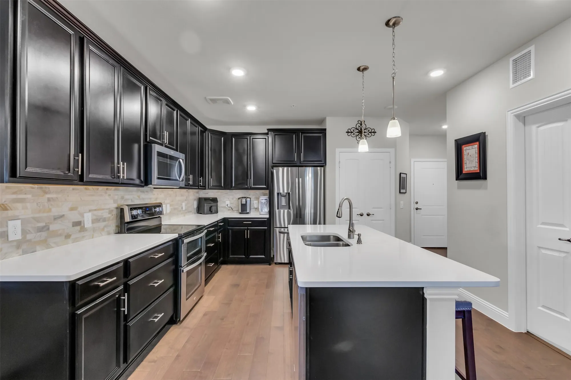 Property Slideshow image 7 of 34 | 1735 wittington pl apt 2302, Farmers Branch, TX, 75234