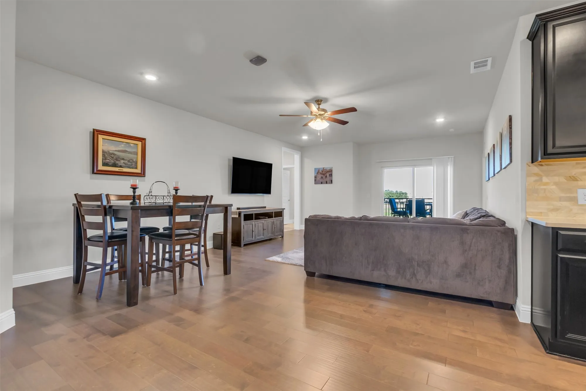 Property Slideshow image 9 of 34 | 1735 wittington pl apt 2302, Farmers Branch, TX, 75234