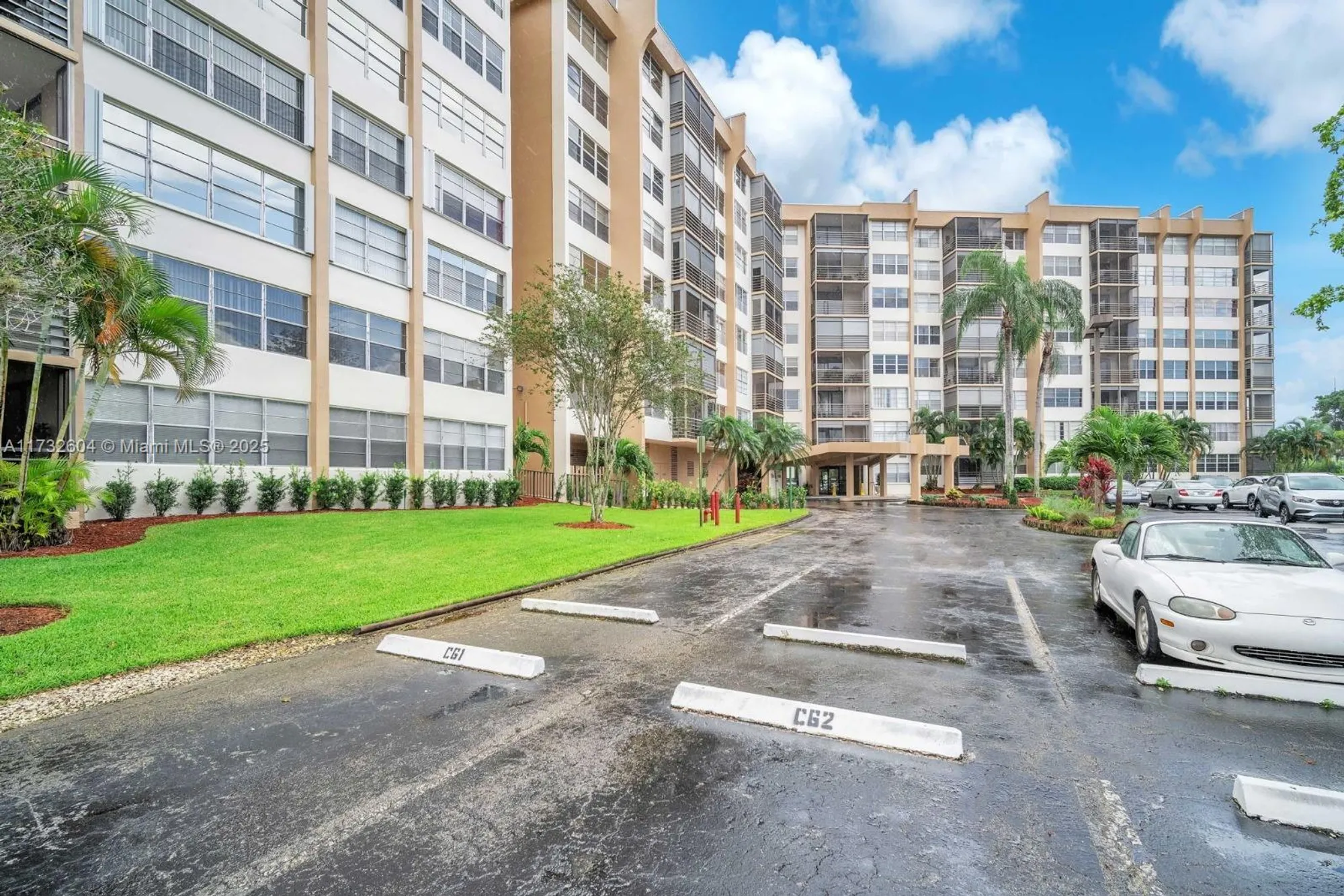 Property Slideshow image 13 of 16 | 1200 saint charles pl 419, Pembroke Pines, FL, 33026