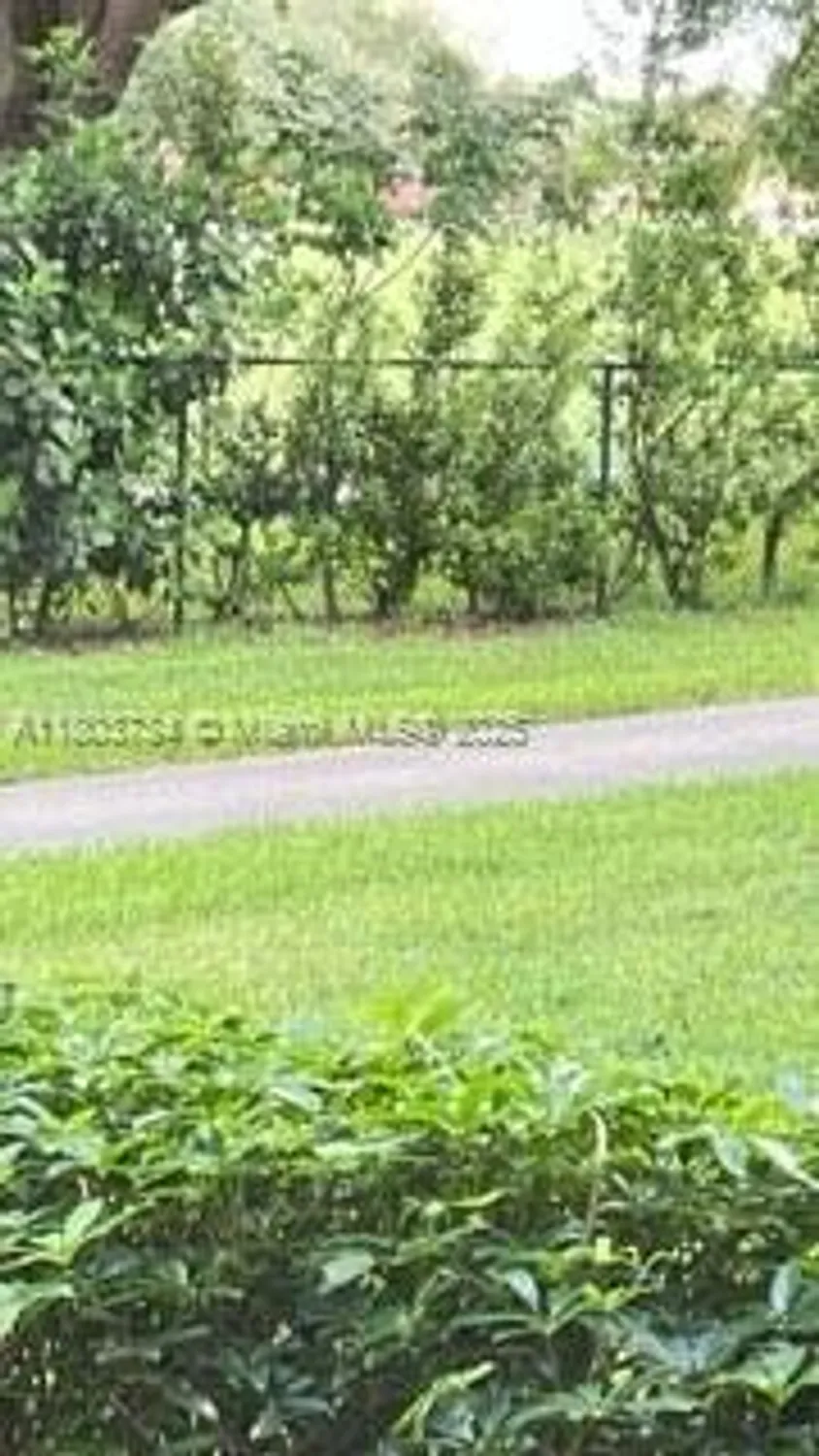 Property Slideshow image 15 of 26 | 1400 saint charles pl l4, Pembroke Pines, FL, 33026