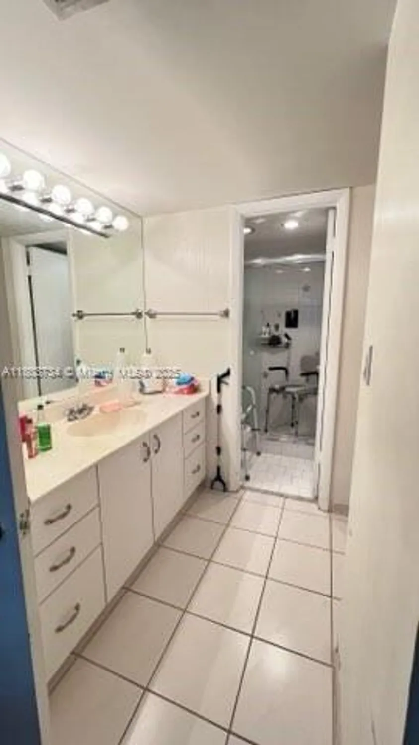 Property Slideshow image 21 of 26 | 1400 saint charles pl l4, Pembroke Pines, FL, 33026