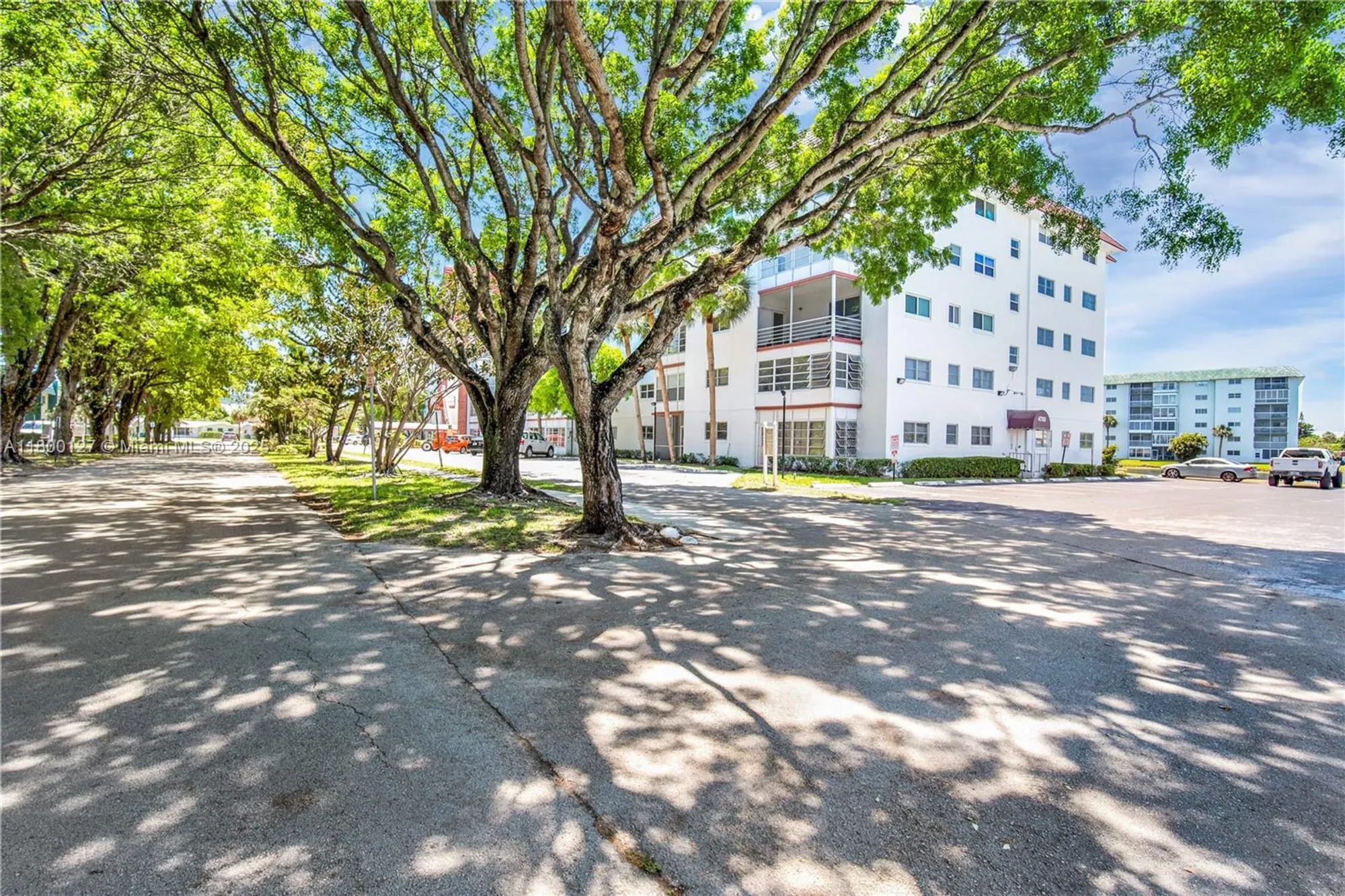 Property Slideshow image 11 of 27 | 4750 nw 22nd ct 518, Lauderhill, FL, 33313