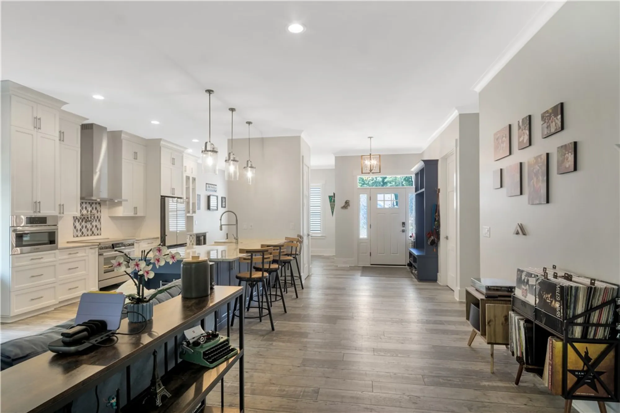 Property Slideshow image 14 of 45 | 6063 settlers market blvd, Williamsburg, VA, 23188