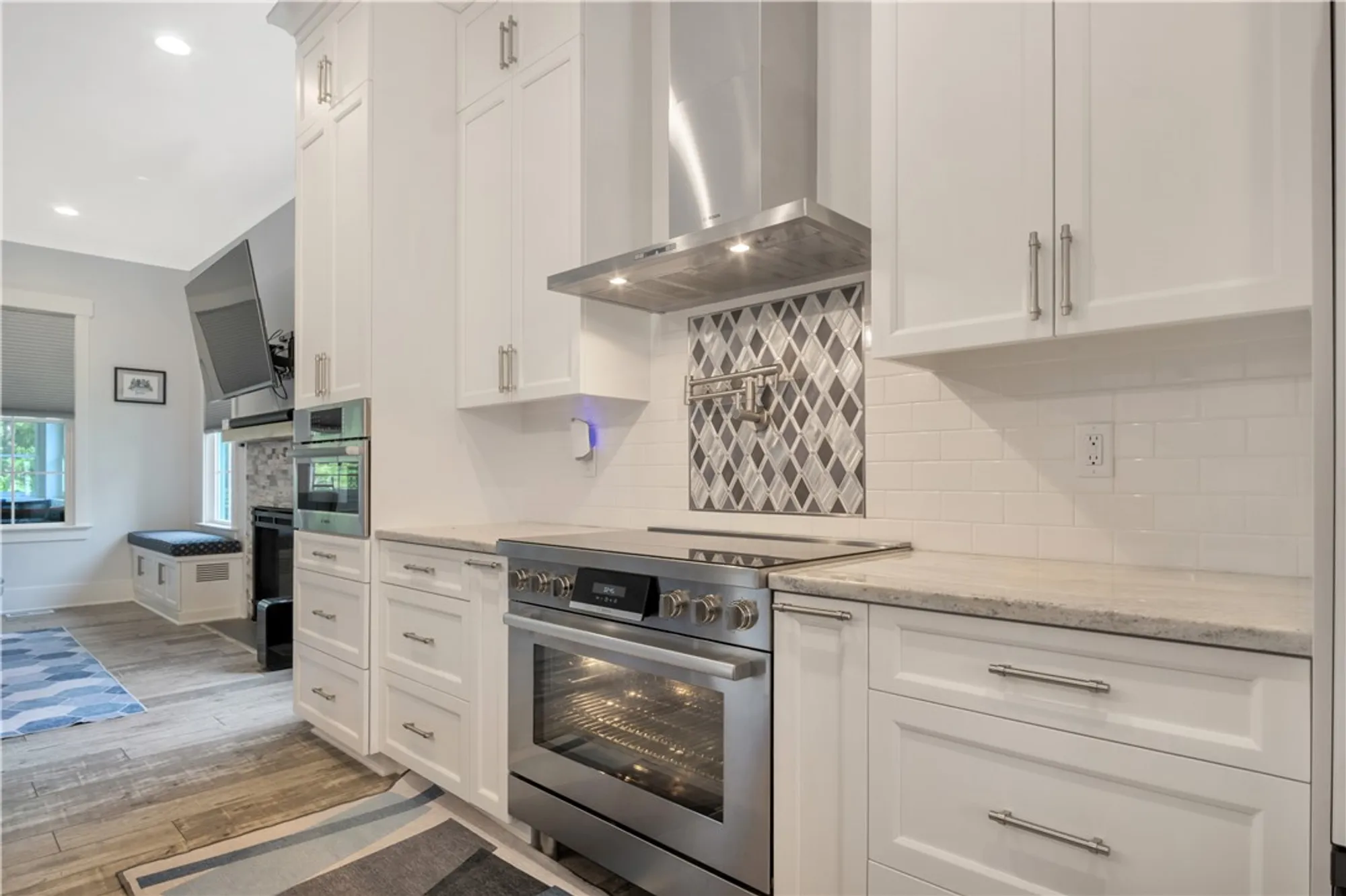 Property Slideshow image 10 of 45 | 6063 settlers market blvd, Williamsburg, VA, 23188