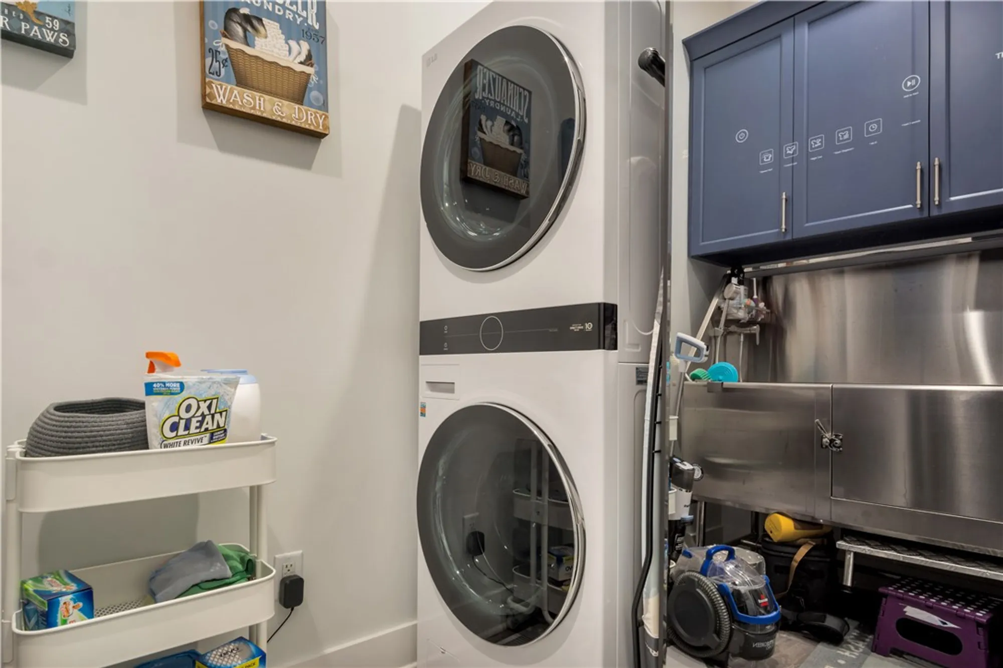 Property Slideshow image 25 of 45 | 6063 settlers market blvd, Williamsburg, VA, 23188