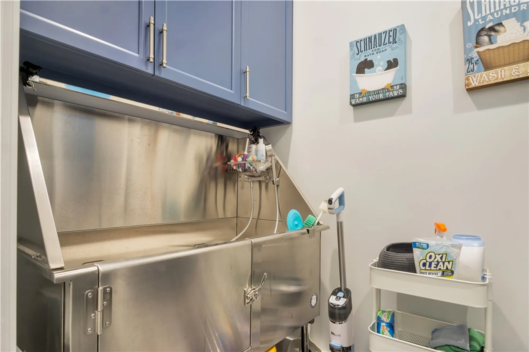 Property Slideshow image 23 of 45 | 6063 settlers market blvd, Williamsburg, VA, 23188