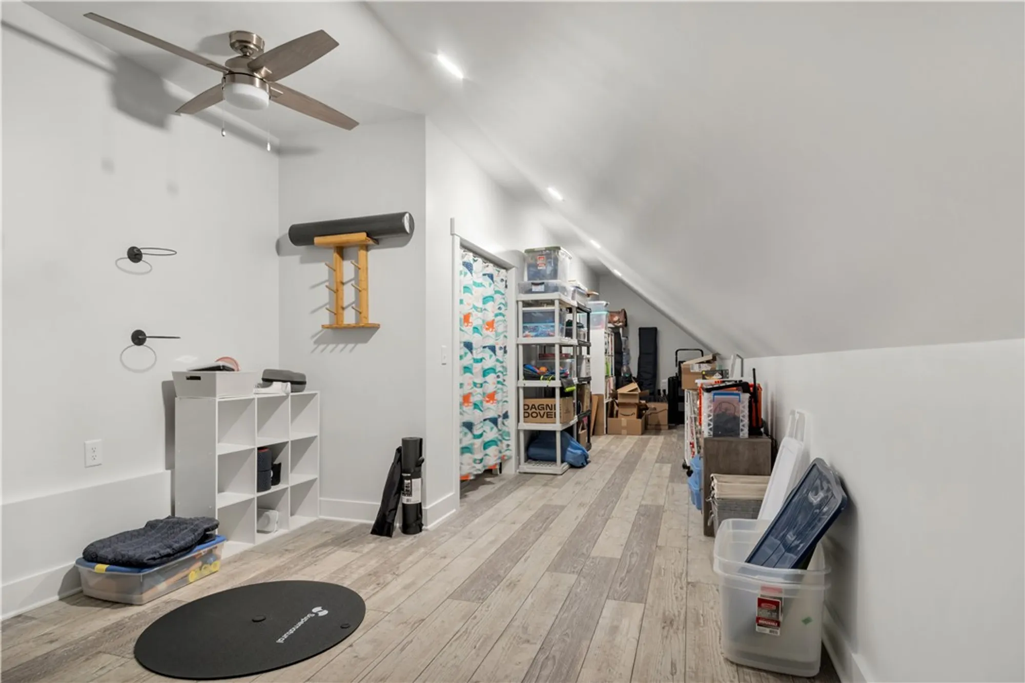 Property Slideshow image 34 of 45 | 6063 settlers market blvd, Williamsburg, VA, 23188