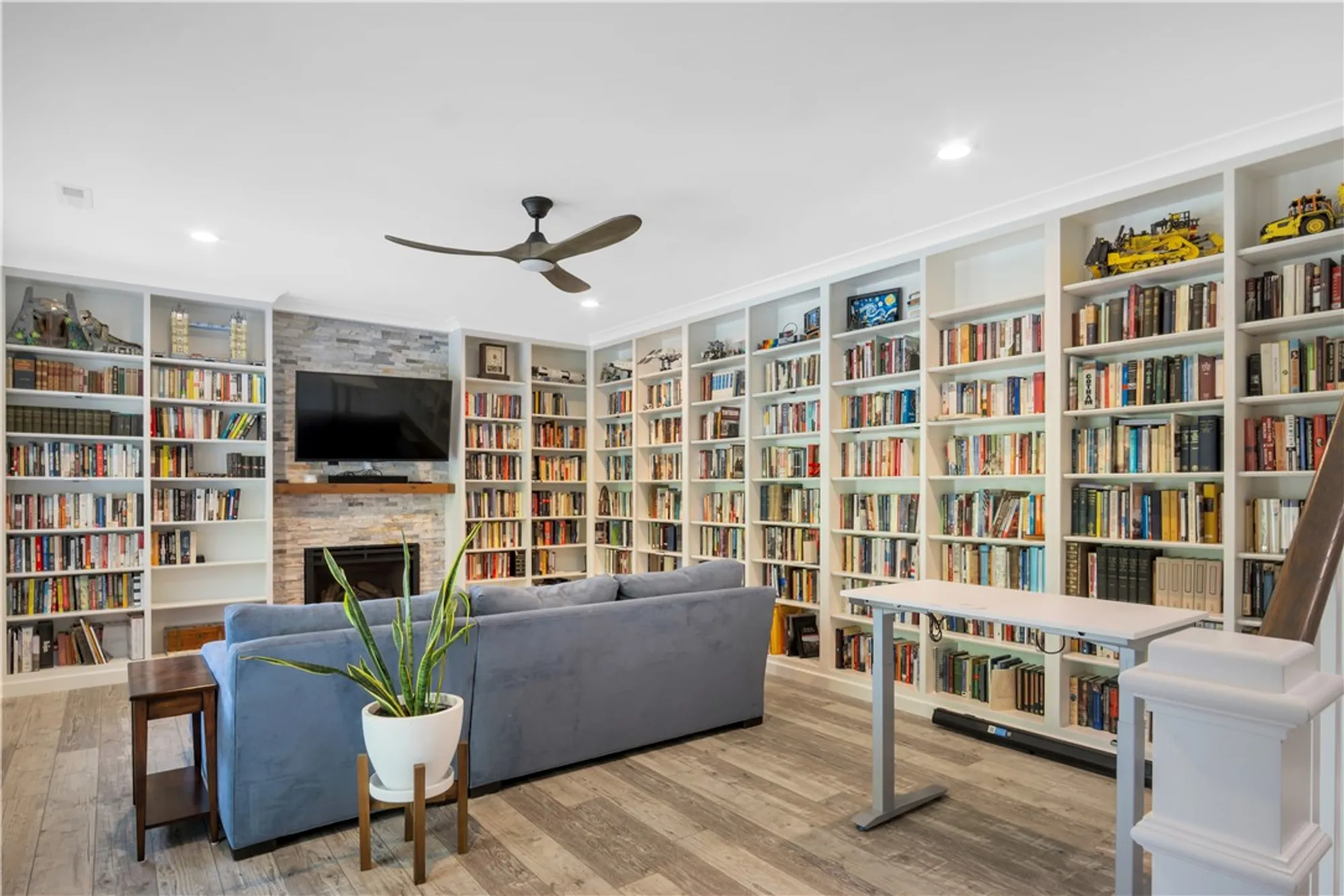 Property Slideshow image 35 of 45 | 6063 settlers market blvd, Williamsburg, VA, 23188