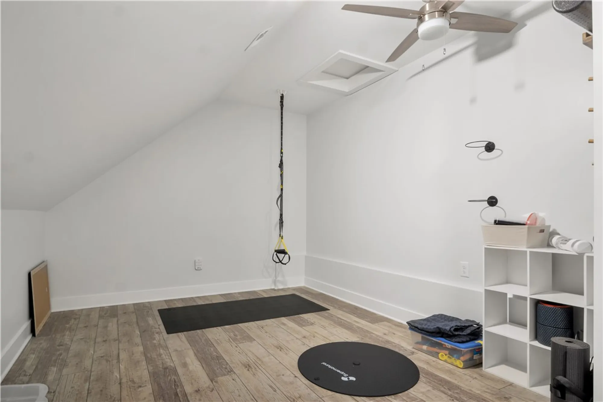 Property Slideshow image 33 of 45 | 6063 settlers market blvd, Williamsburg, VA, 23188