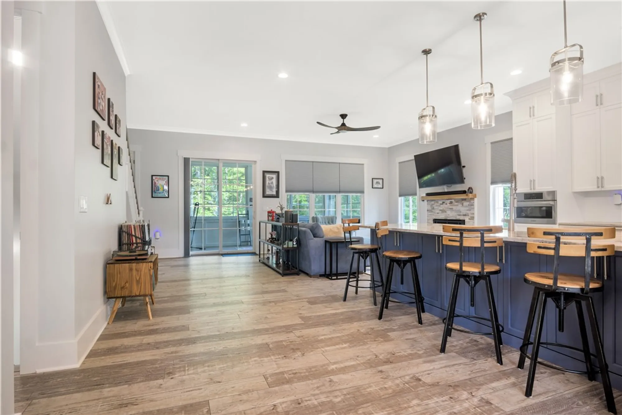 Property Slideshow image 7 of 45 | 6063 settlers market blvd, Williamsburg, VA, 23188