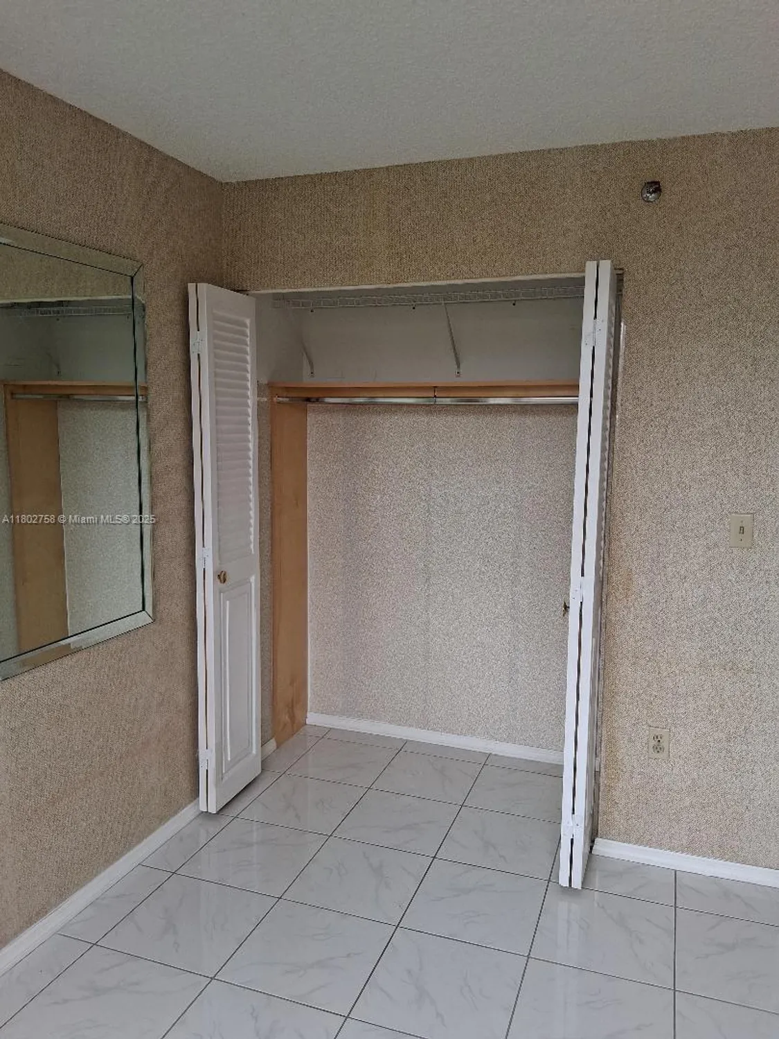 Property Slideshow image 15 of 30 | 1300 saint charles pl apt 302, Pembroke Pines, FL, 33026