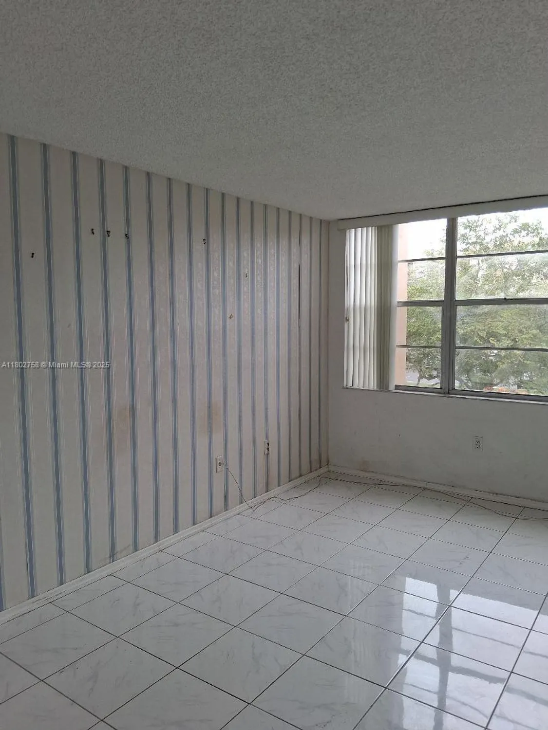 Property Slideshow image 18 of 30 | 1300 saint charles pl apt 302, Pembroke Pines, FL, 33026
