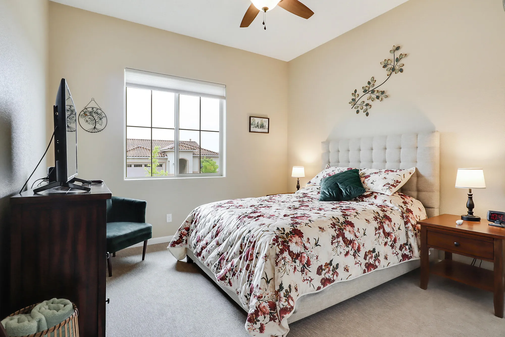 Property Slideshow image 14 of 35 | 9212 crystal creek ln nw, Albuquerque, NM, 87120