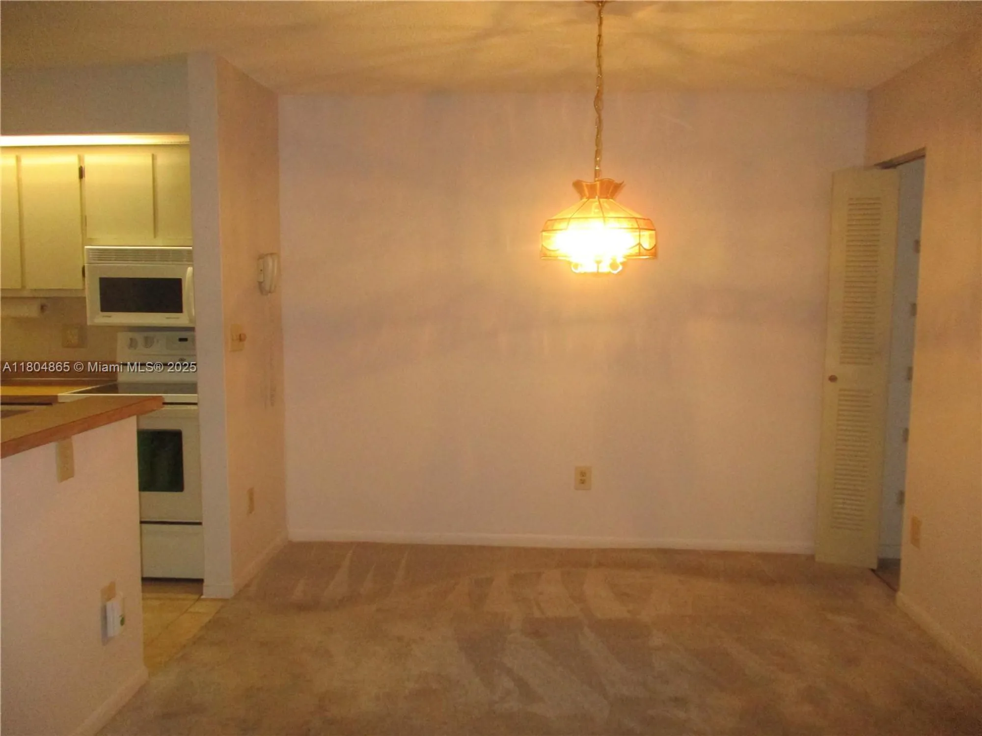 Property Slideshow image 4 of 32 | 9530 n belfort cir 108, Tamarac, FL, 33321