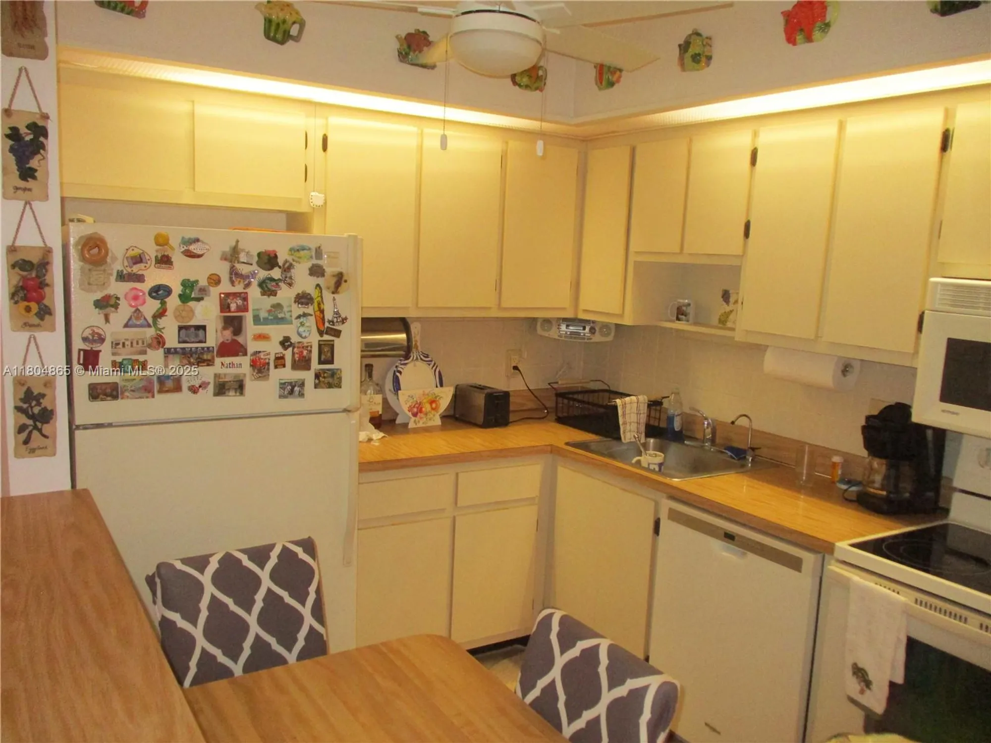 Property Slideshow image 5 of 32 | 9530 n belfort cir 108, Tamarac, FL, 33321