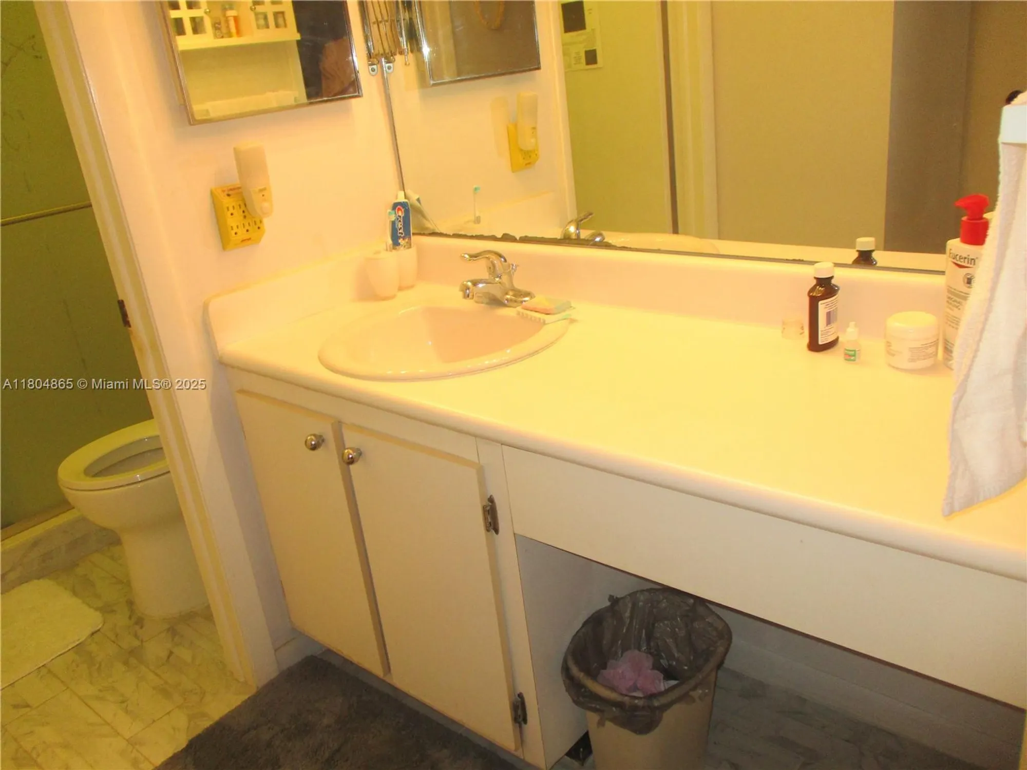 Property Slideshow image 9 of 32 | 9530 n belfort cir 108, Tamarac, FL, 33321