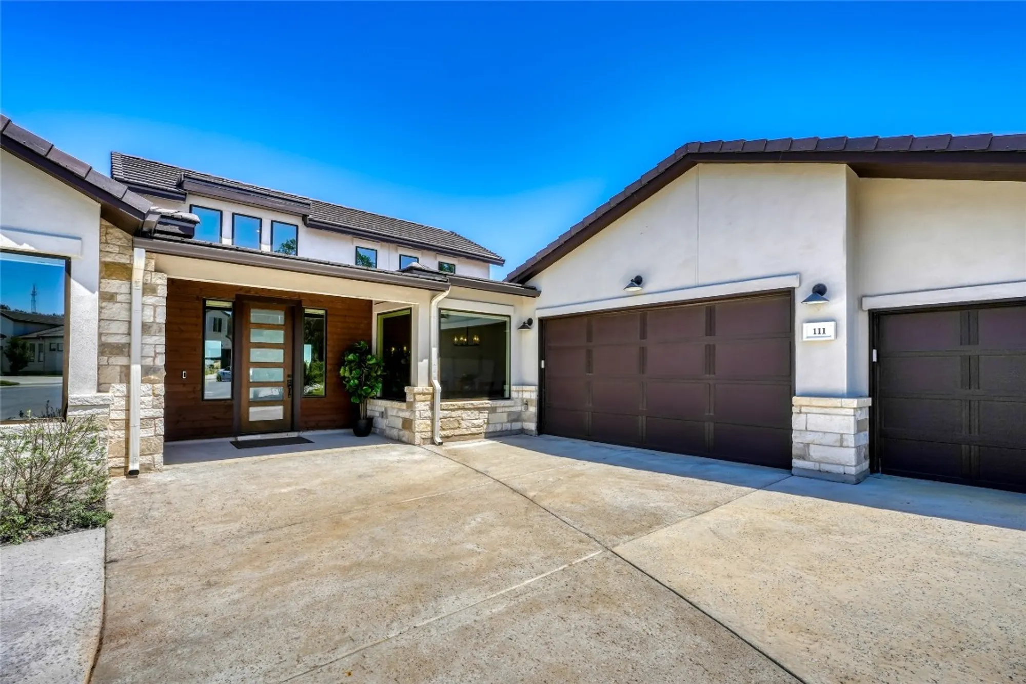 Property Slideshow image 2 of 40 | 111 medici cv, Horseshoe Bay, TX, 78657