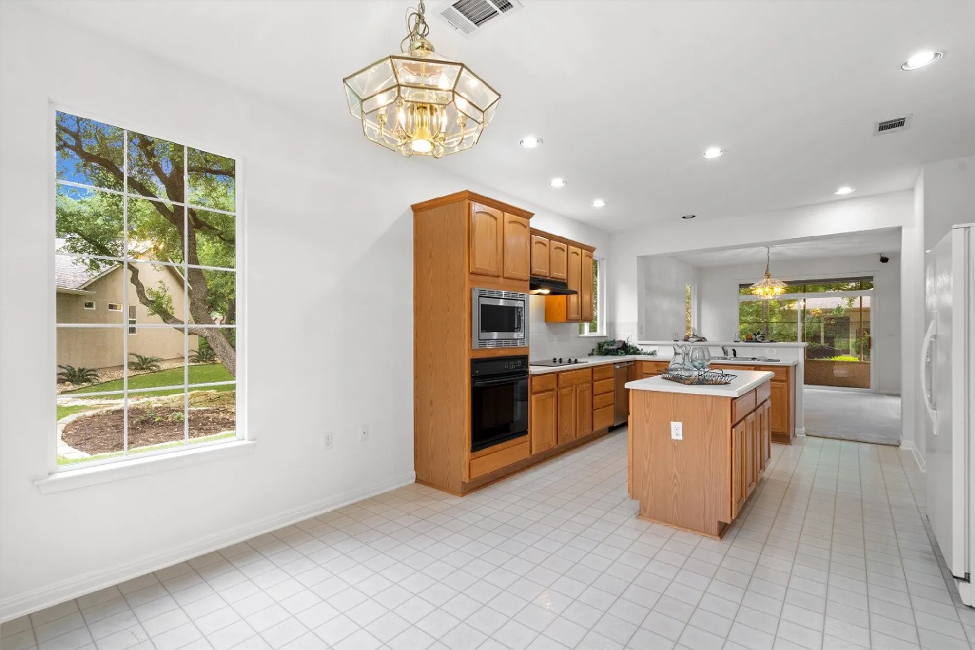 Property Slideshow image 16 of 34 | 106 ranch house cv, Georgetown, TX, 78633