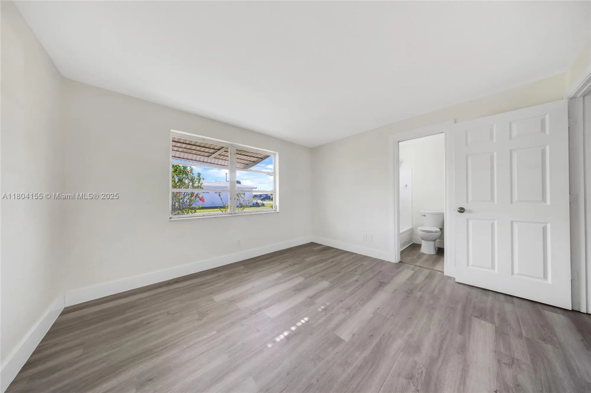 Property Slideshow image 14 of 20 | 2520 nw 2nd dr, Pompano Beach, FL, 33064