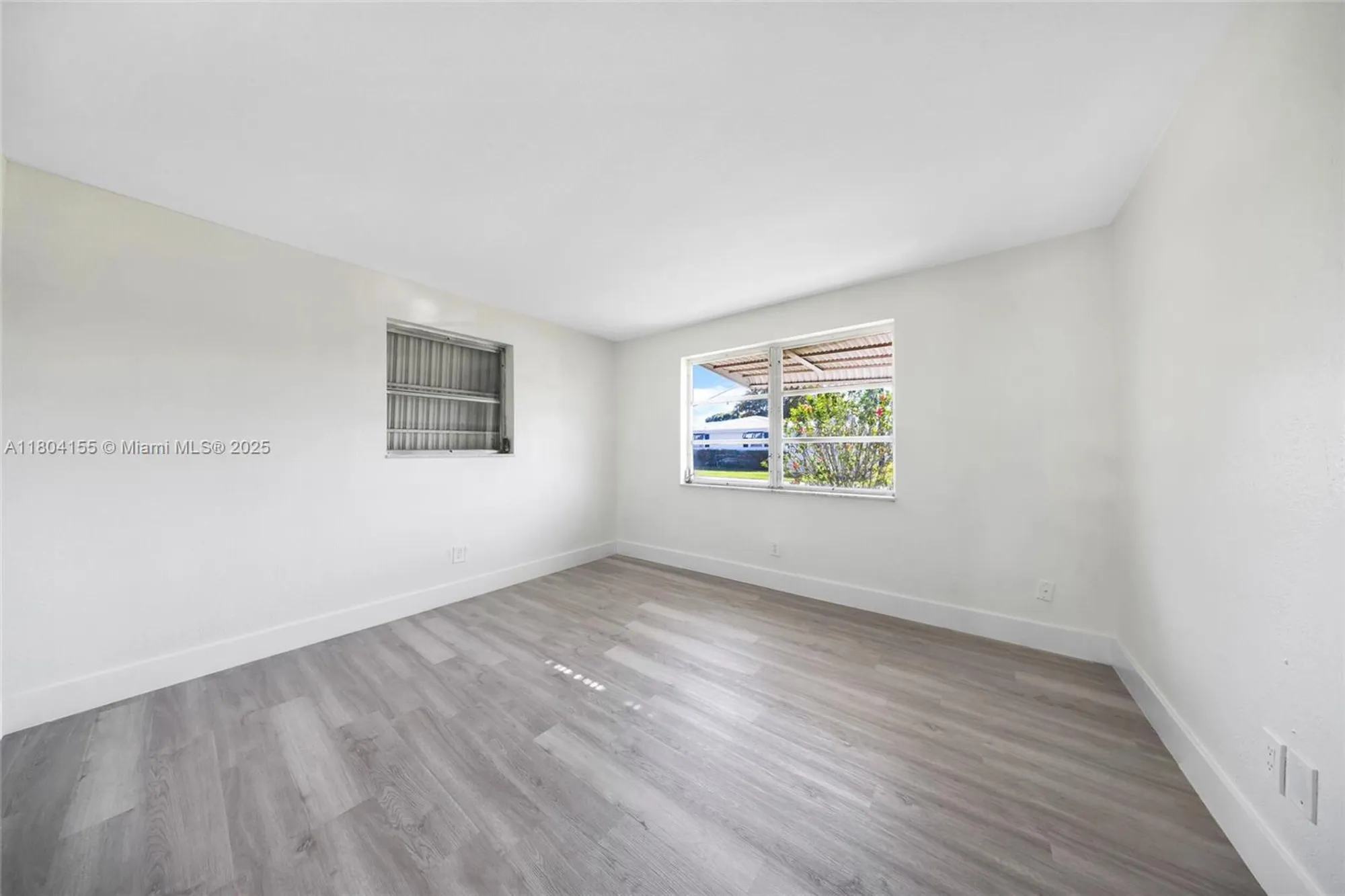Property Slideshow image 13 of 20 | 2520 nw 2nd dr, Pompano Beach, FL, 33064