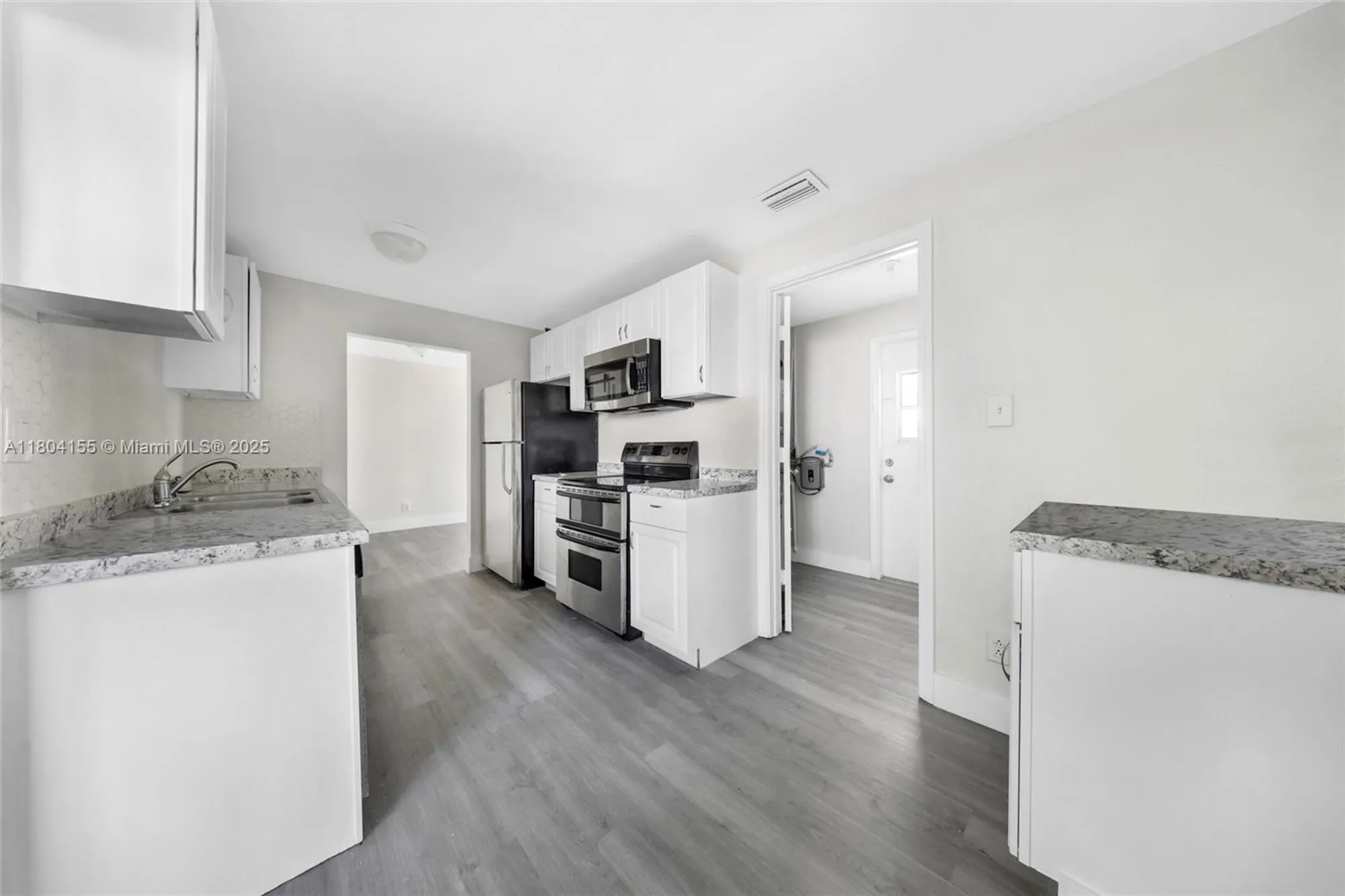 Property Slideshow image 3 of 20 | 2520 nw 2nd dr, Pompano Beach, FL, 33064