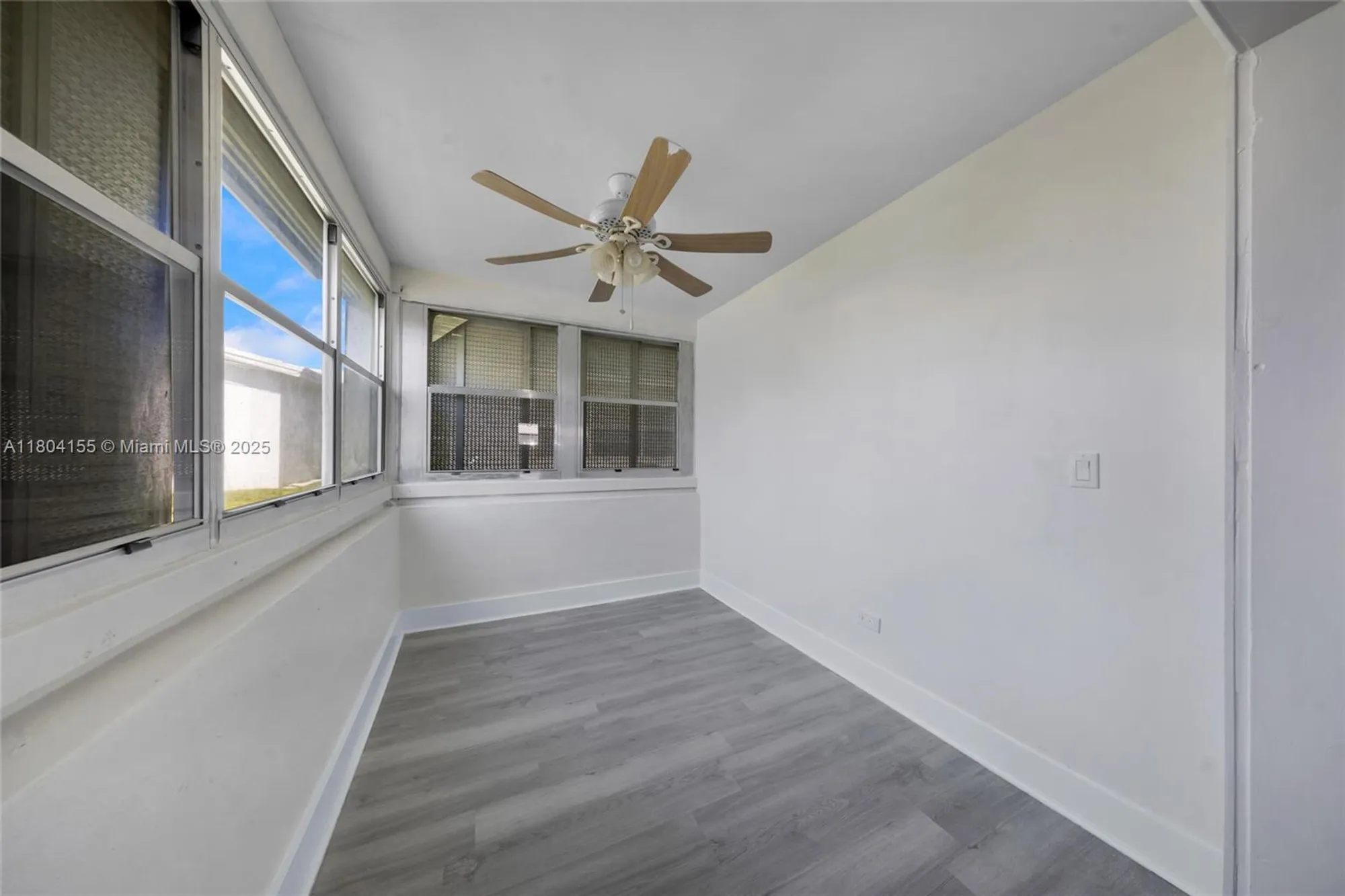 Property Slideshow image 8 of 20 | 2520 nw 2nd dr, Pompano Beach, FL, 33064