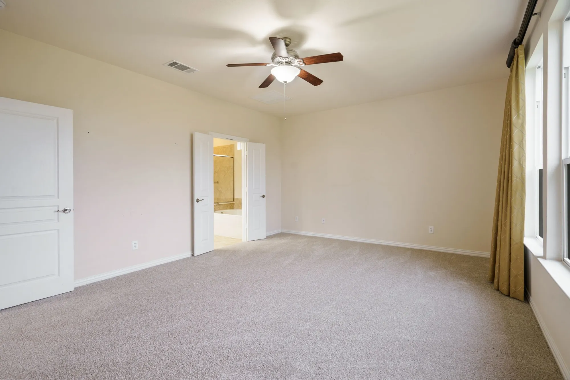 Property Slideshow image 14 of 27 | 1803 battle creek dr, Frisco, TX, 75036