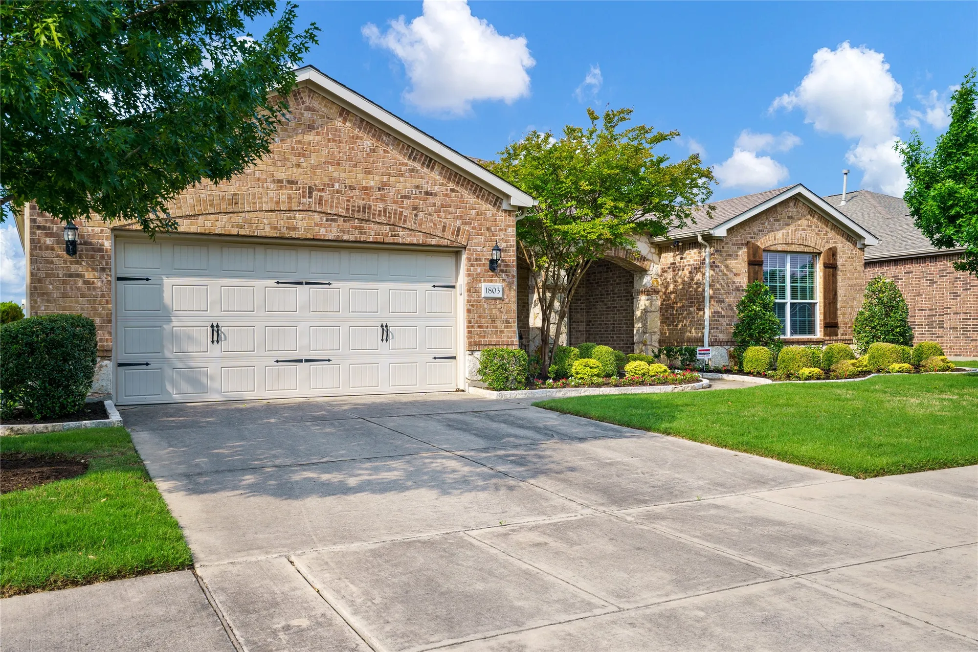 Property Slideshow image 3 of 27 | 1803 battle creek dr, Frisco, TX, 75036