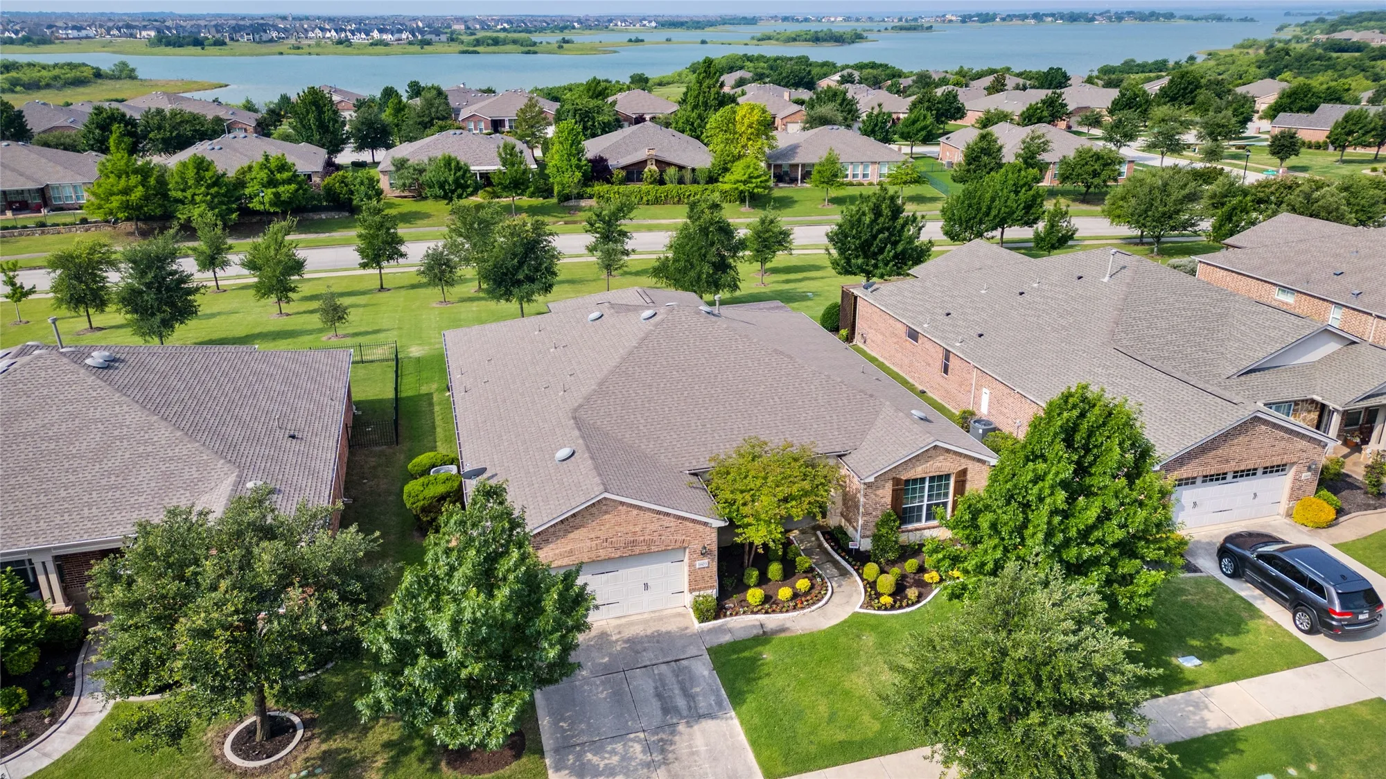 Property Slideshow image 4 of 27 | 1803 battle creek dr, Frisco, TX, 75036