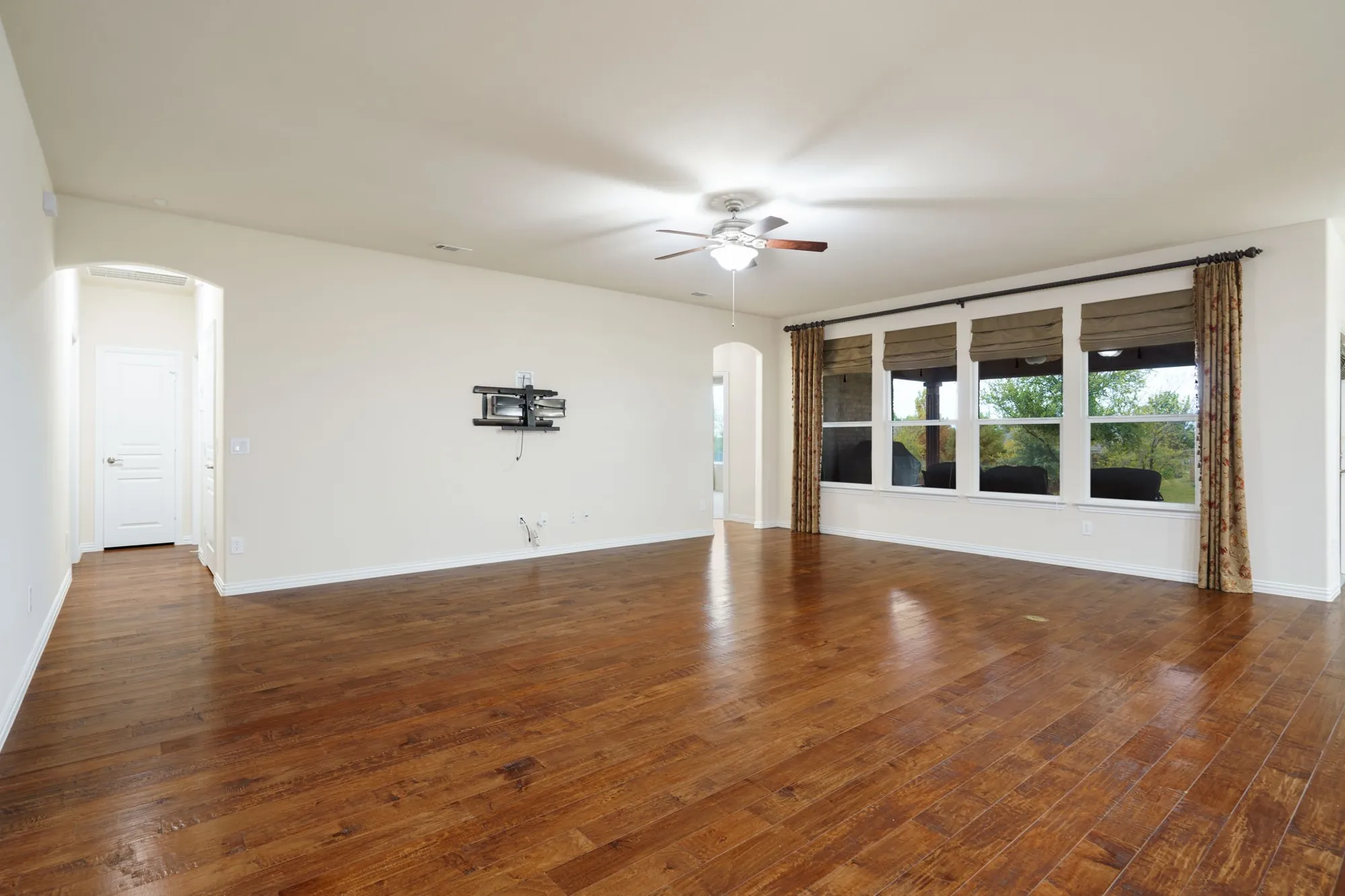 Property Slideshow image 9 of 27 | 1803 battle creek dr, Frisco, TX, 75036